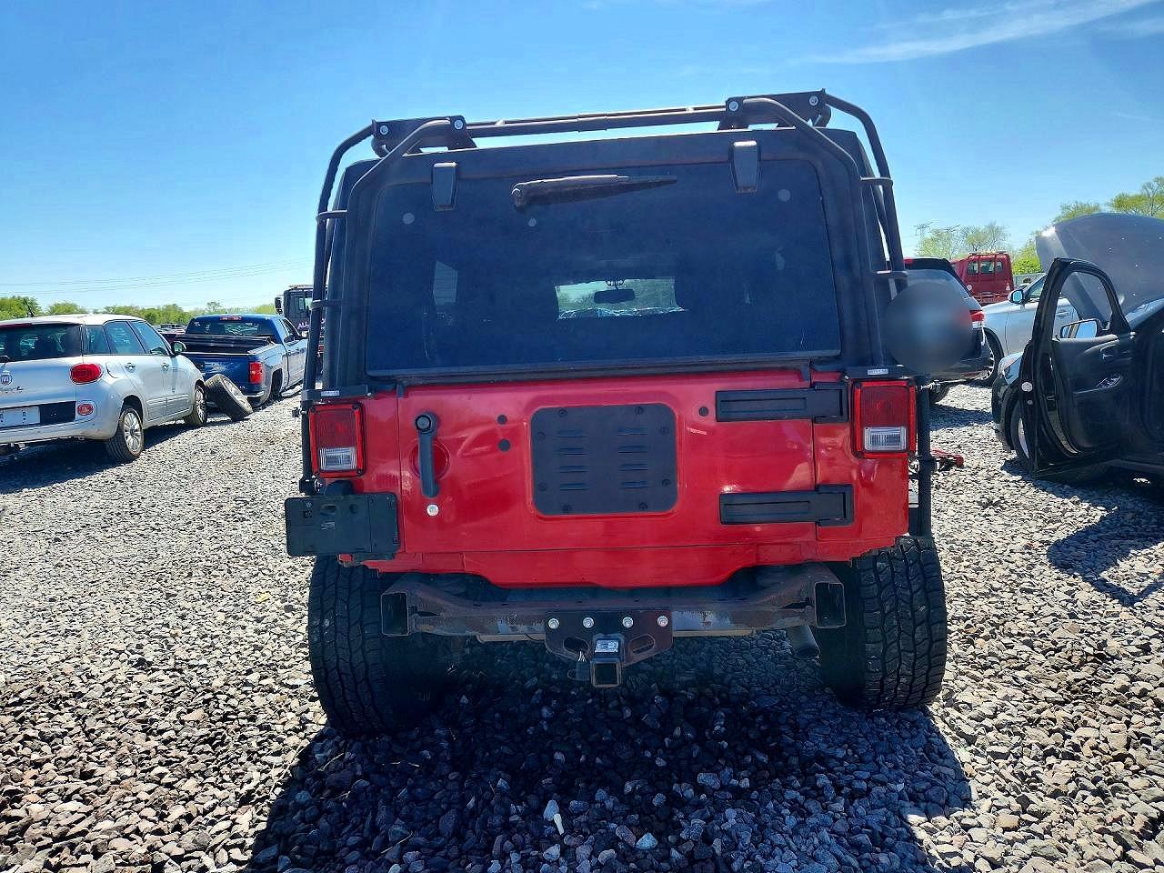 2014 Jeep Wrangler Unlimited Sport Red vin: 1C4BJWDG3EL175008