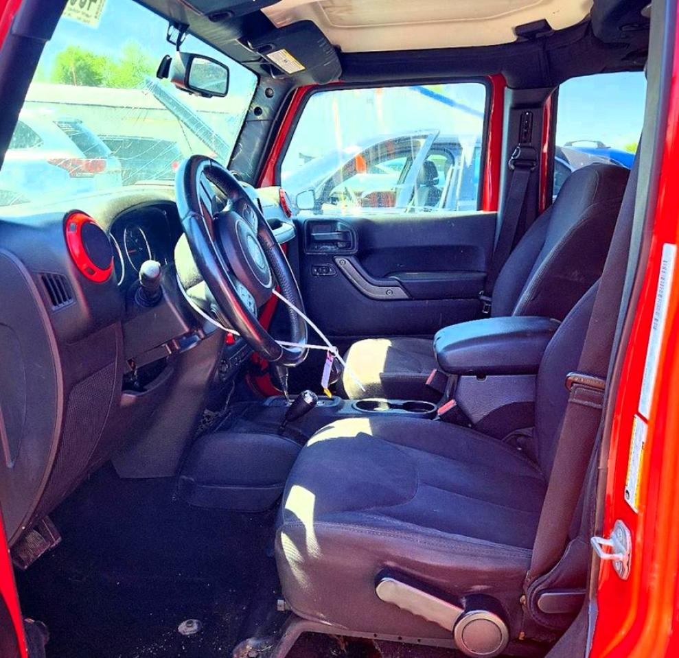 2014 Jeep Wrangler Unlimited Sport Red vin: 1C4BJWDG3EL175008