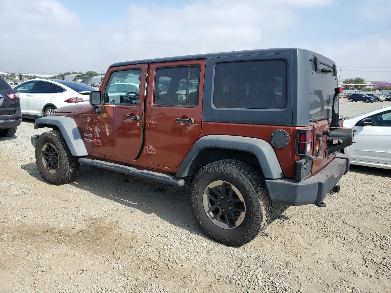 2014 Jeep Wrangler Unlimited Sport Orange vin: 1C4BJWDG3EL183688