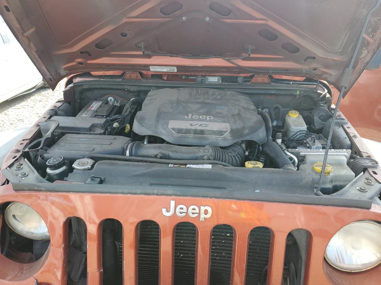 2014 Jeep Wrangler Unlimited Sport Orange vin: 1C4BJWDG3EL183688