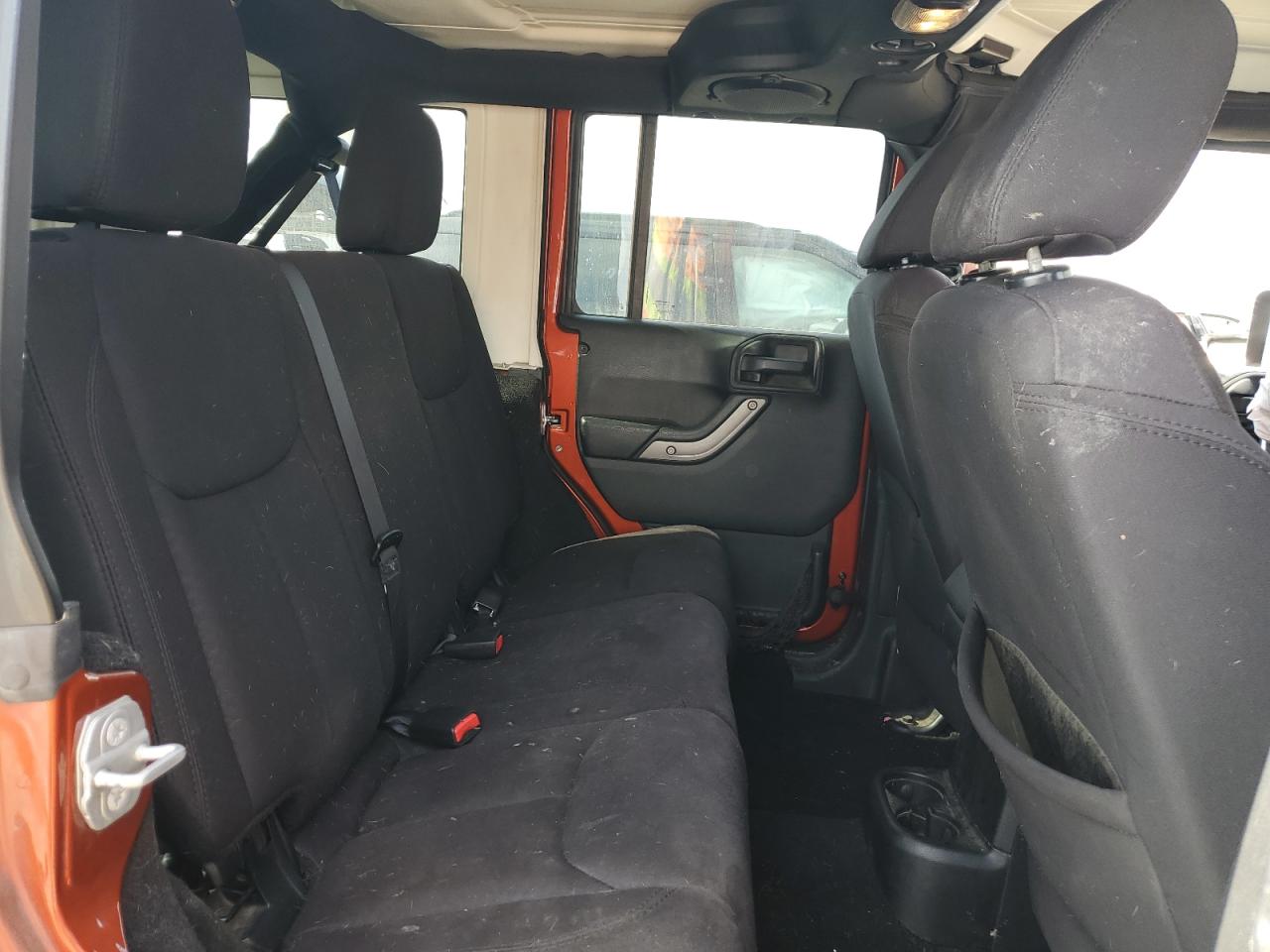 2014 Jeep Wrangler Unlimited Sport Orange vin: 1C4BJWDG3EL183688