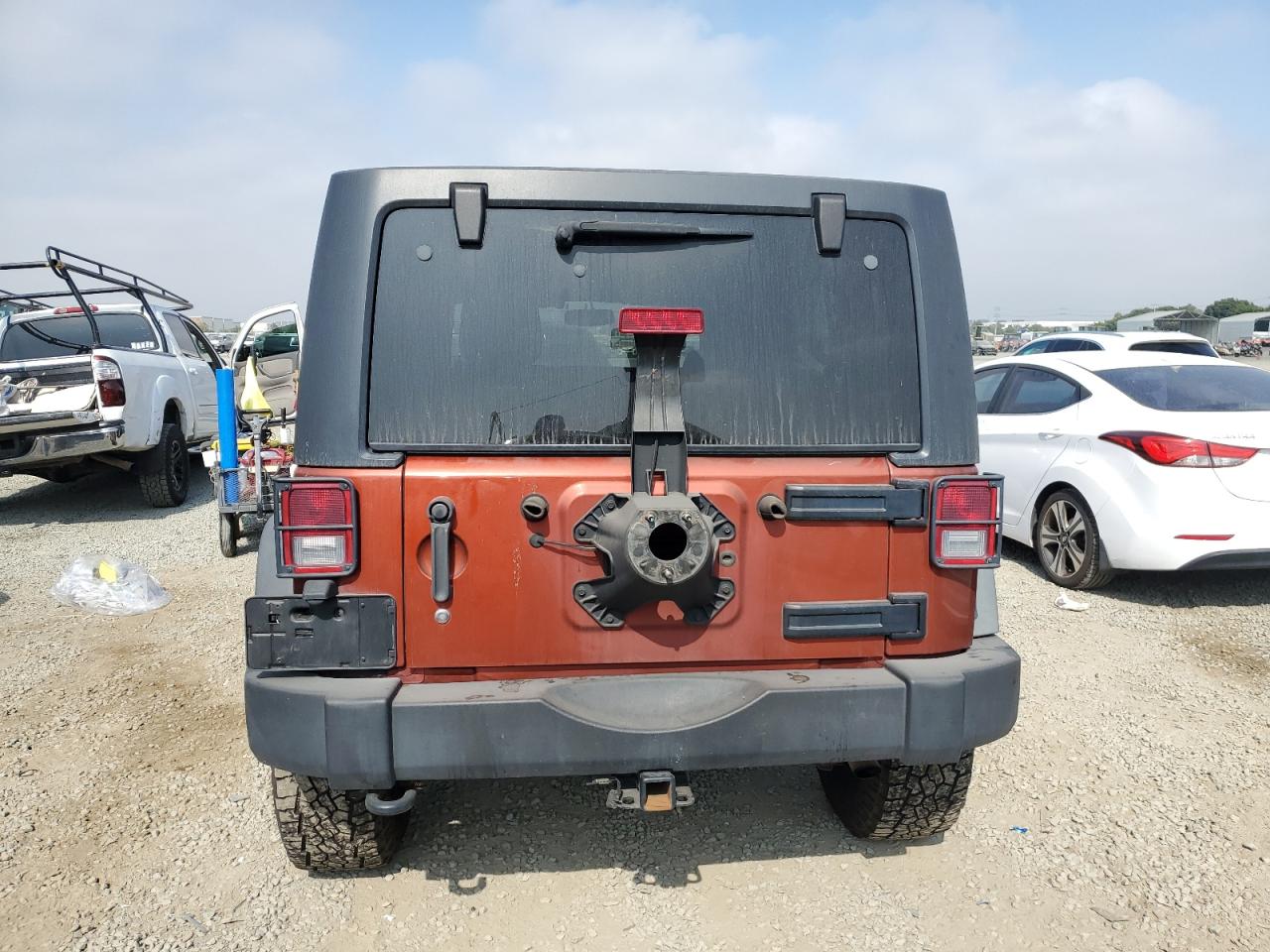 2014 Jeep Wrangler Unlimited Sport Orange vin: 1C4BJWDG3EL183688