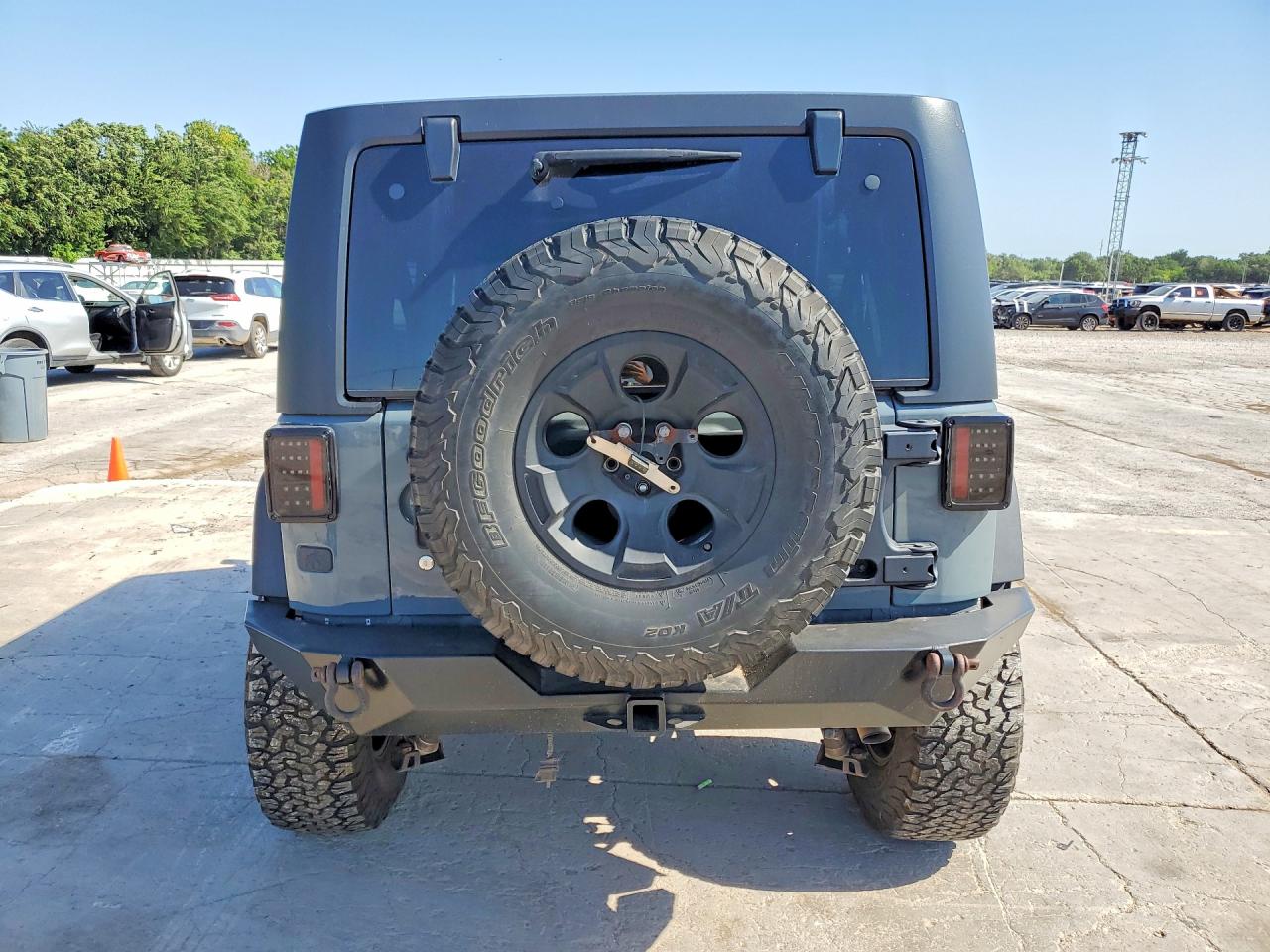 2014 Jeep Wrangler Unlimited Sport Серый vin: 1C4BJWDG3EL261046