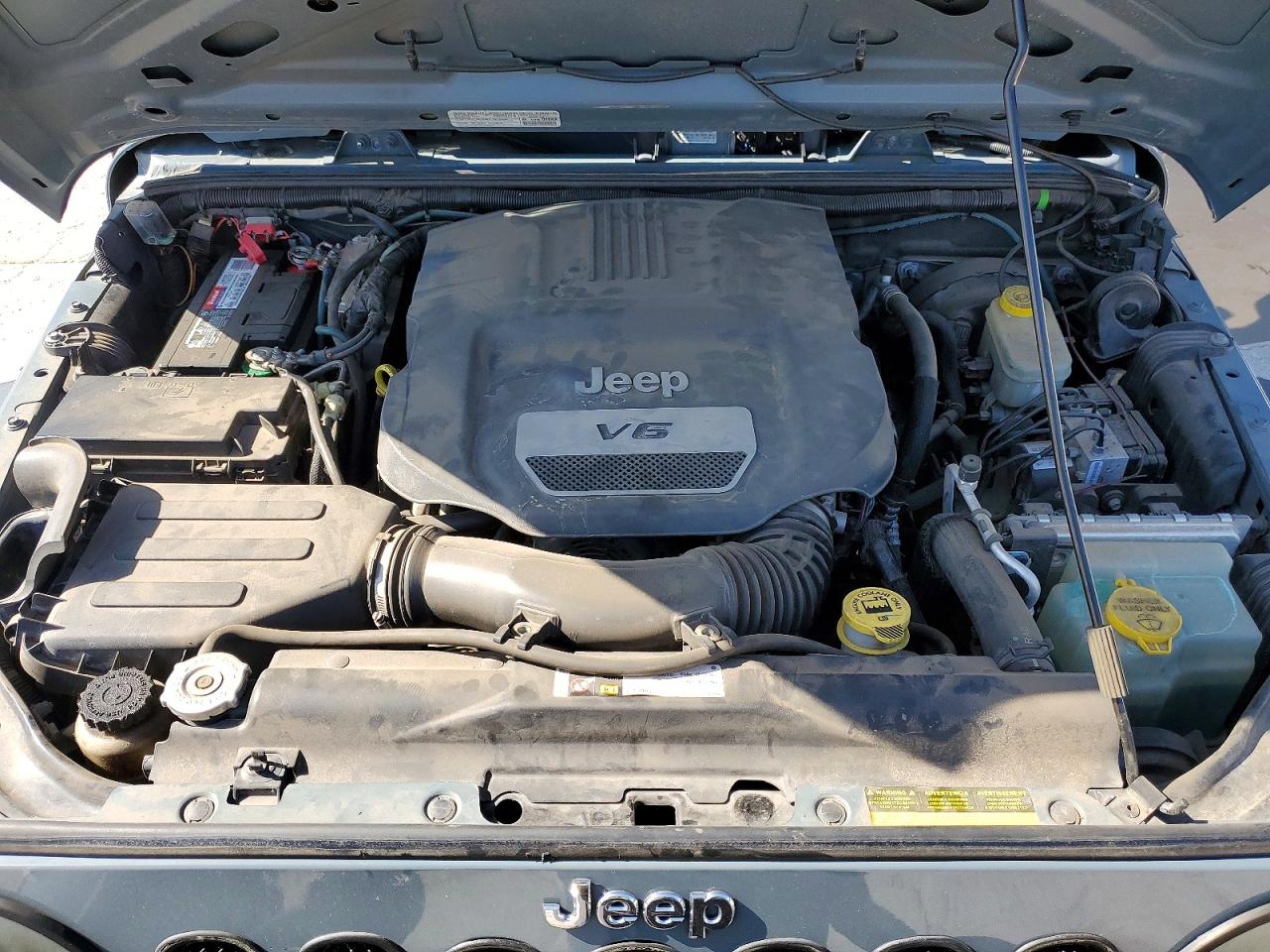 2014 Jeep Wrangler Unlimited Sport Серый vin: 1C4BJWDG3EL261046