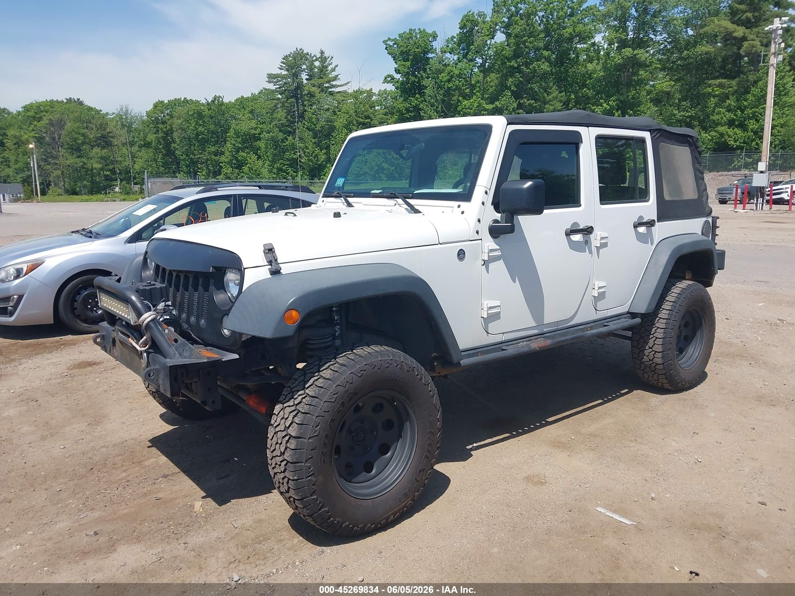 2014 Jeep Wrangler Unlimited Sport White vin: 1C4BJWDG3EL306101