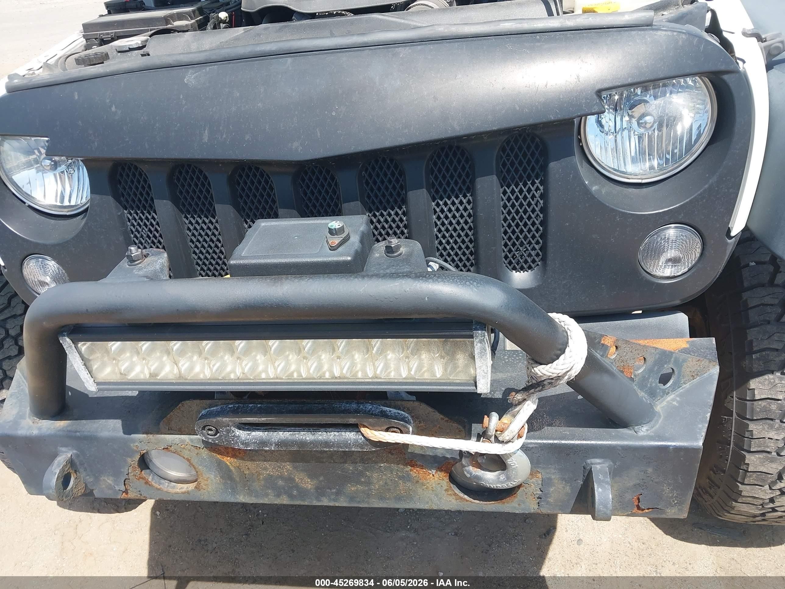 2014 Jeep Wrangler Unlimited Sport White vin: 1C4BJWDG3EL306101