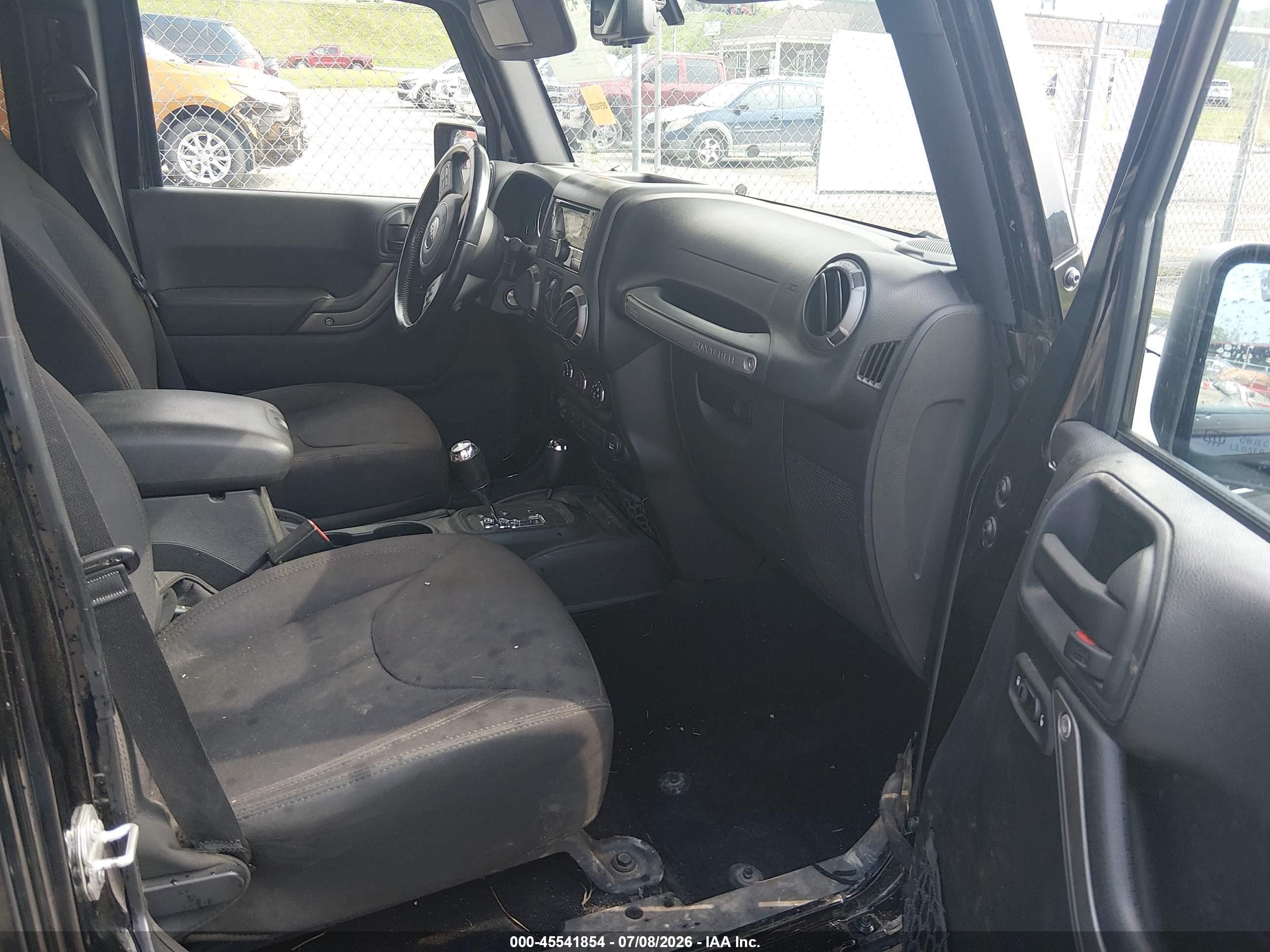 2015 Jeep Wrangler Unlimited Sport Черный vin: 1C4BJWDG3FL519437