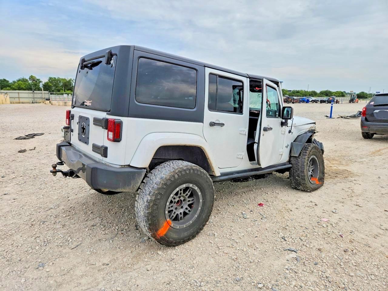 2015 Jeep Wrangler Unlimited Sport White vin: 1C4BJWDG3FL612524