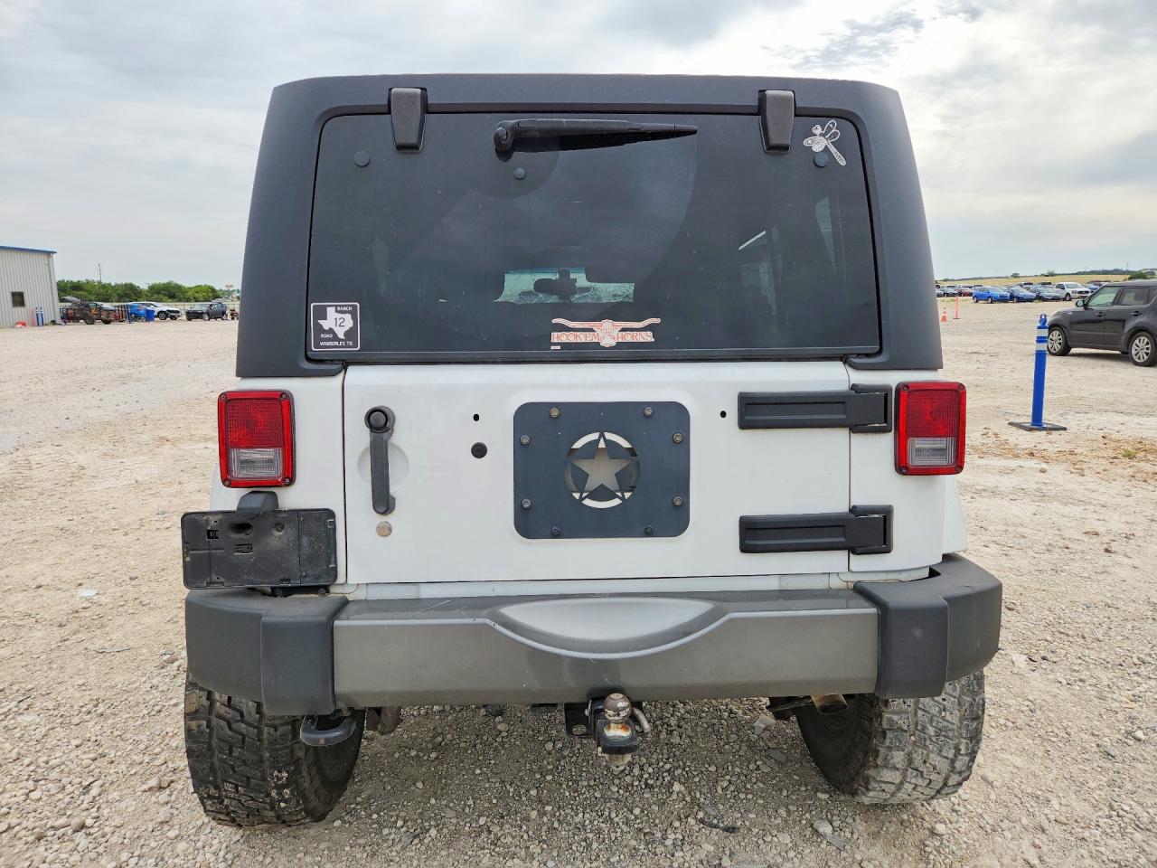 2015 Jeep Wrangler Unlimited Sport White vin: 1C4BJWDG3FL612524