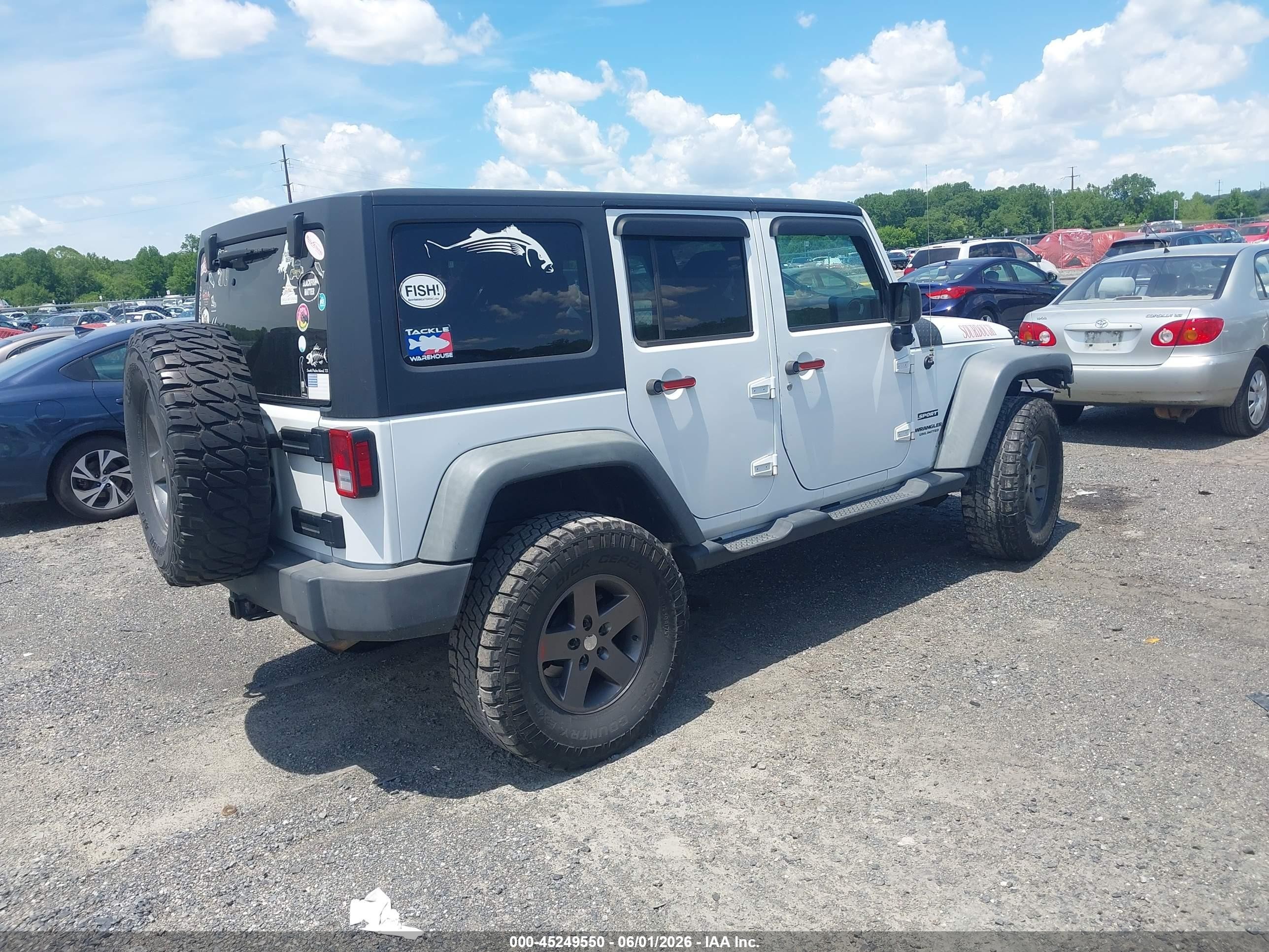 2015 Jeep Wrangler Unlimited Sport Белый vin: 1C4BJWDG3FL644776