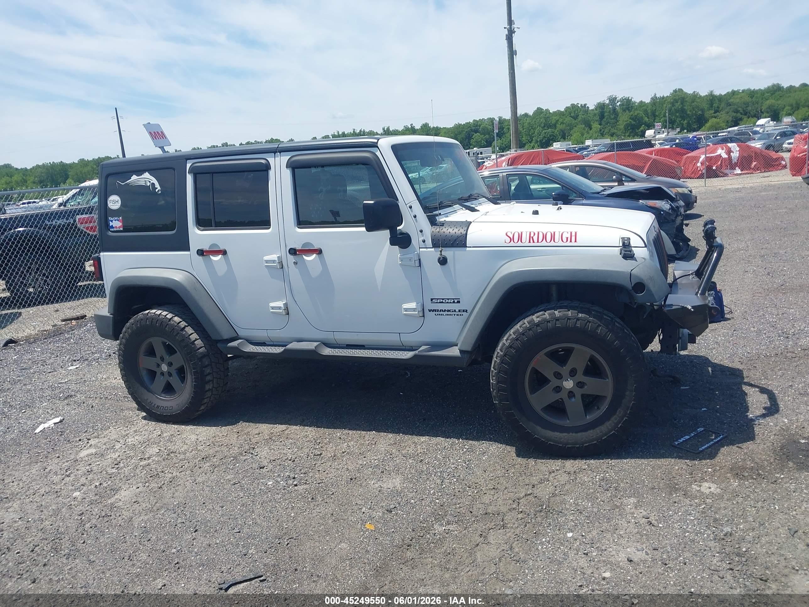 2015 Jeep Wrangler Unlimited Sport Белый vin: 1C4BJWDG3FL644776