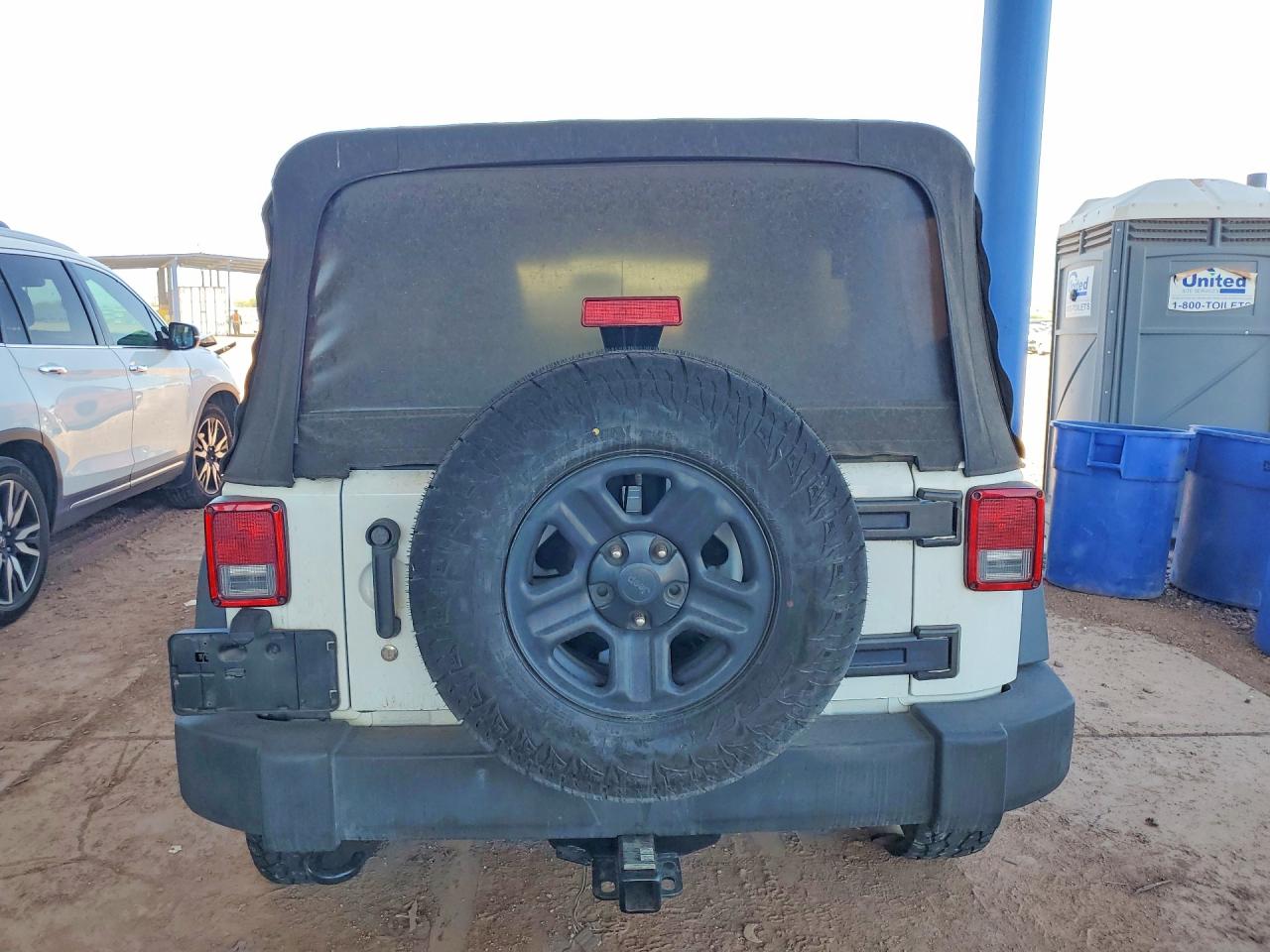 2015 Jeep Wrangler Unlimited Sport White vin: 1C4BJWDG3FL706161