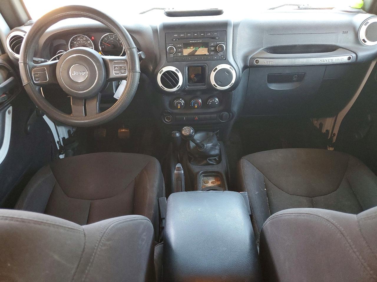 2015 Jeep Wrangler Unlimited Sport White vin: 1C4BJWDG3FL706161