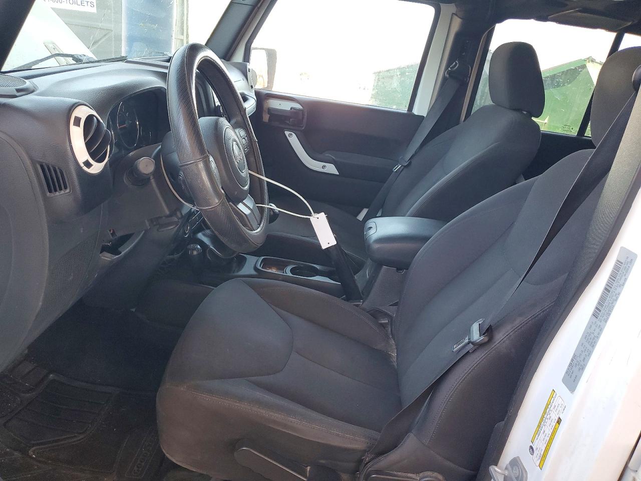 2015 Jeep Wrangler Unlimited Sport White vin: 1C4BJWDG3FL706161