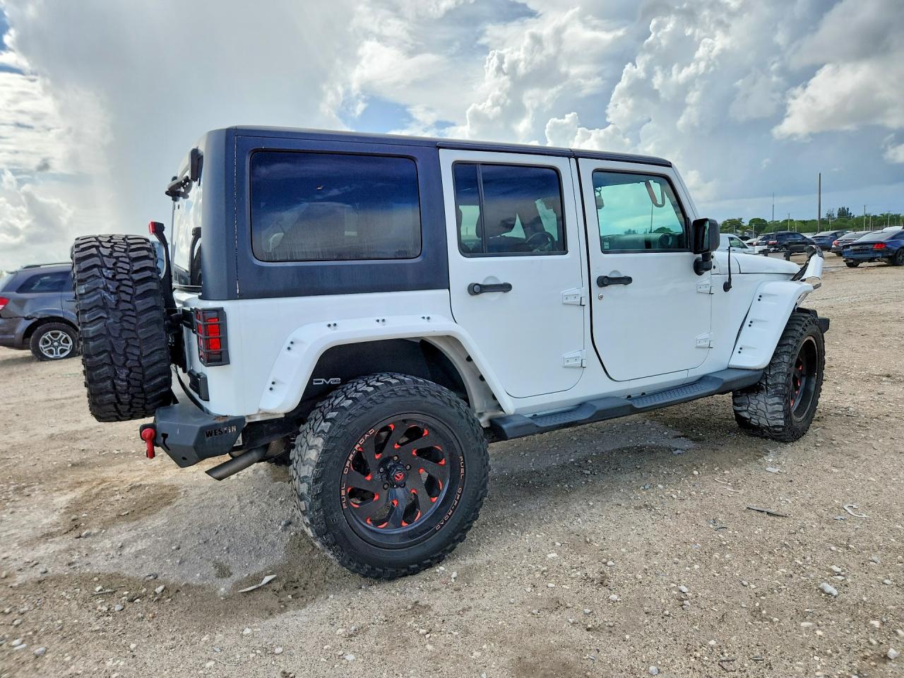 2015 Jeep Wrangler Unlimited Sport White vin: 1C4BJWDG3FL711585