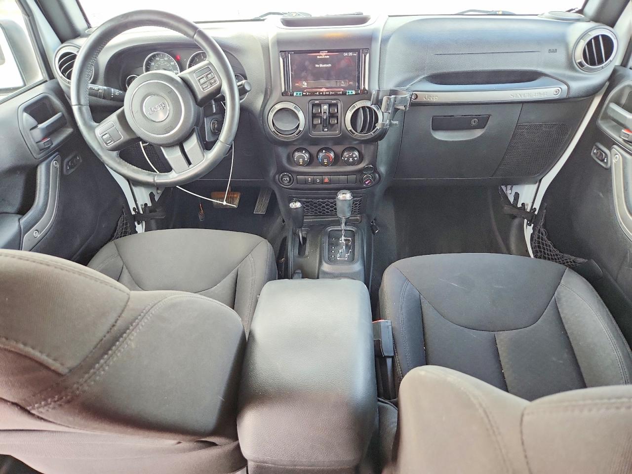 2015 Jeep Wrangler Unlimited Sport White vin: 1C4BJWDG3FL711585