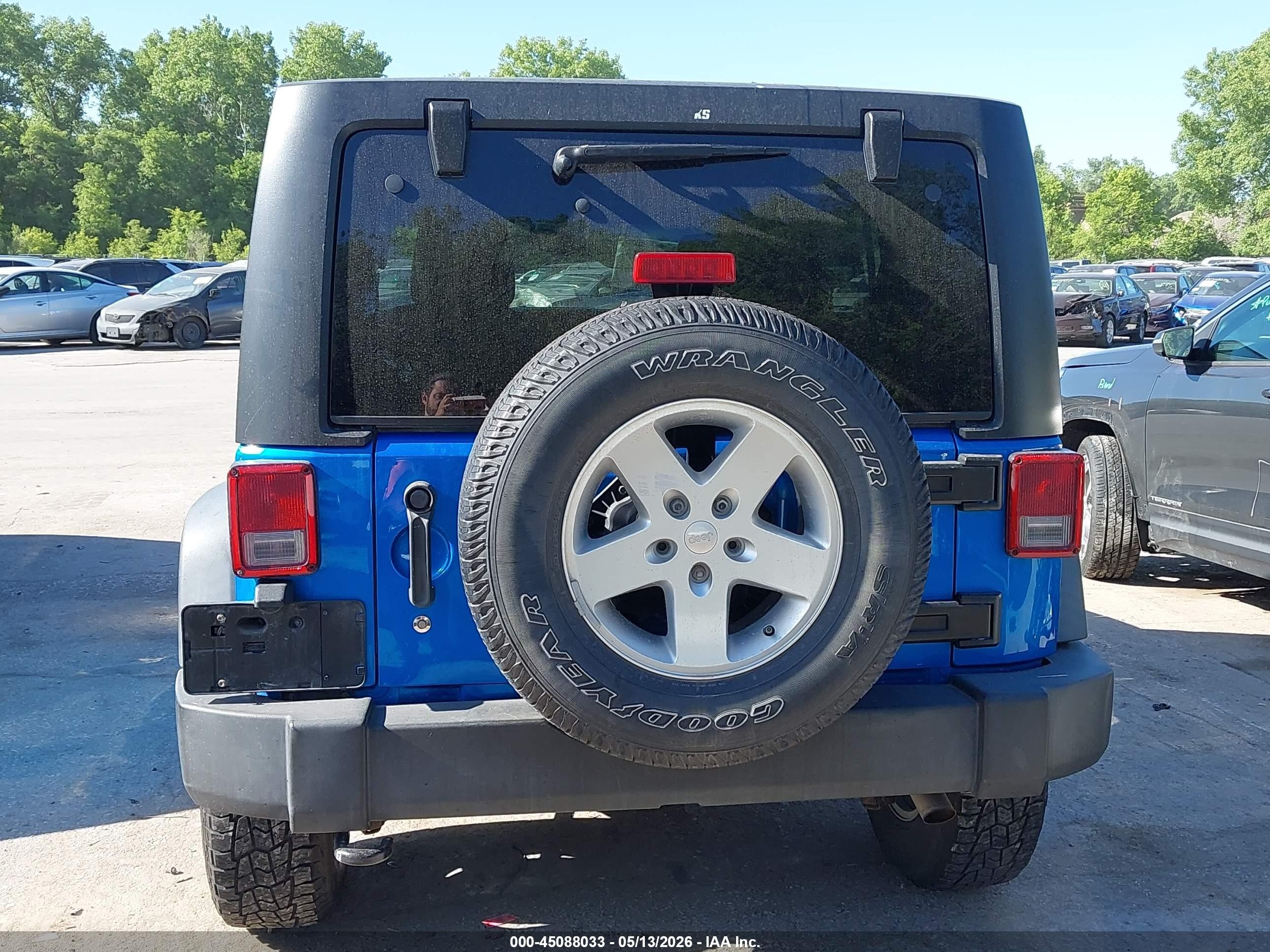 2015 Jeep Wrangler Unlimited Sport Blue vin: 1C4BJWDG3FL759149