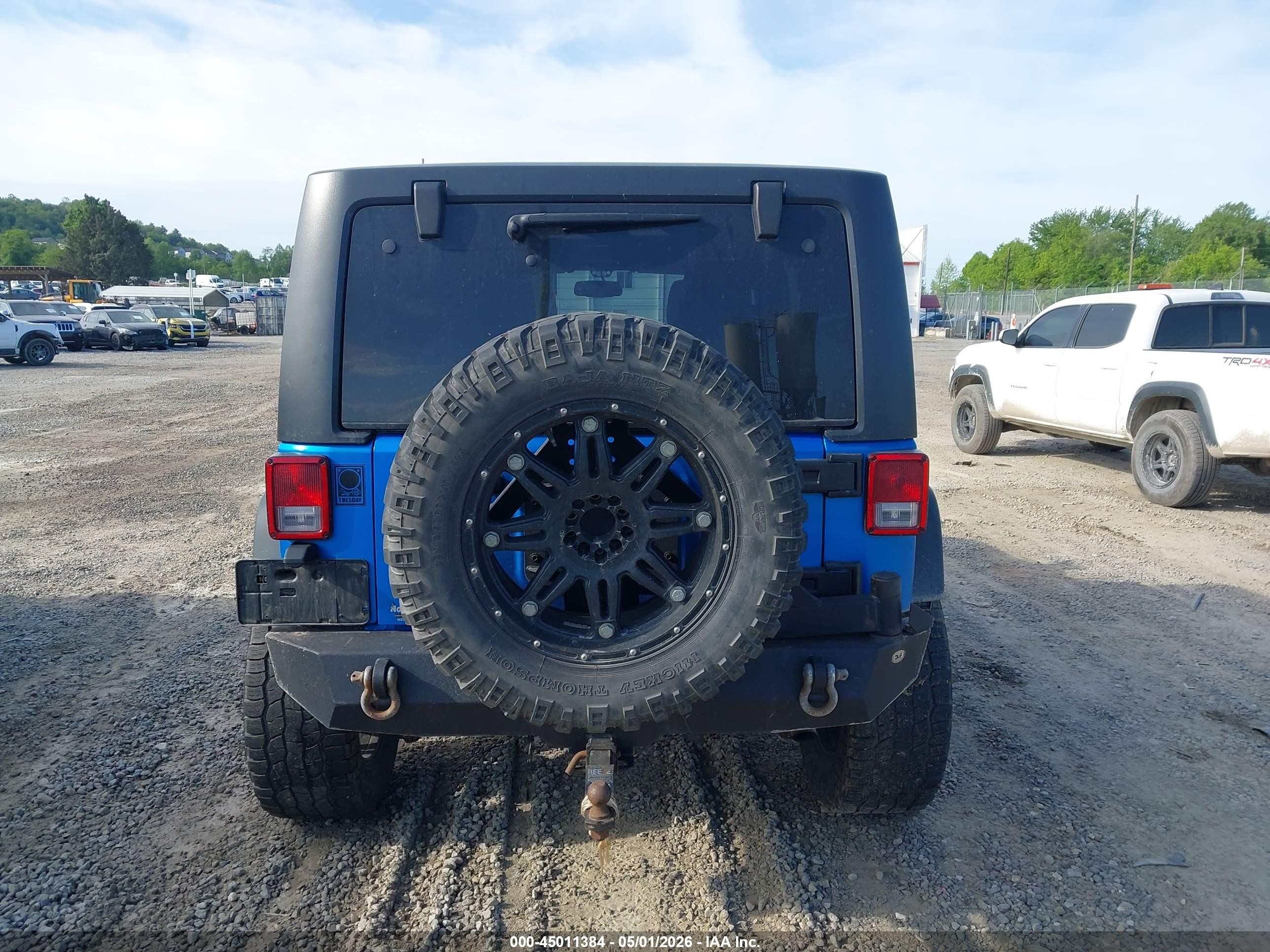 2016 Jeep Wrangler Unlimited Sport Blue vin: 1C4BJWDG3GL197058