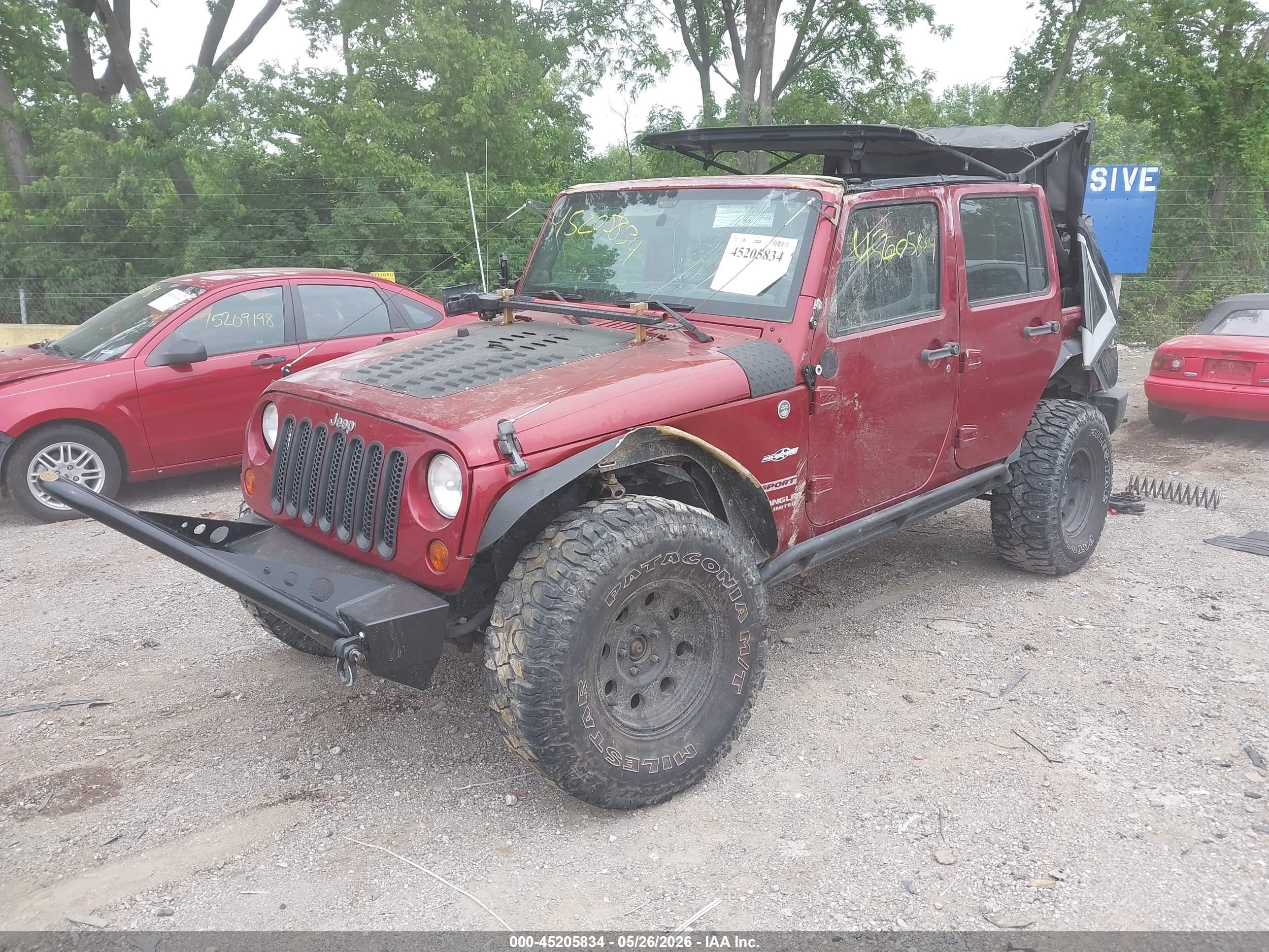 2012 Jeep Wrangler Unlimited Sport Red vin: 1C4BJWDG4CL227856