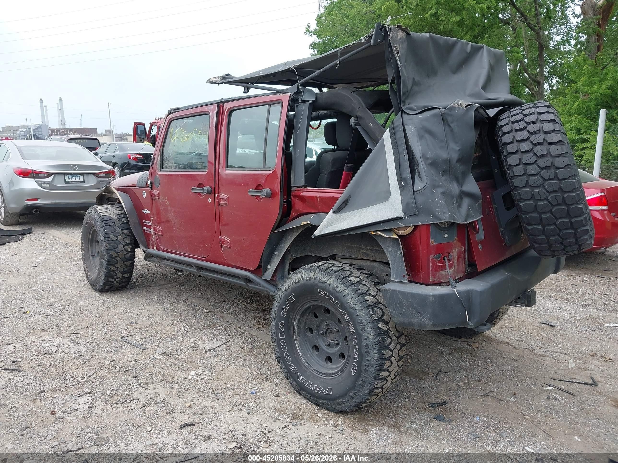 2012 Jeep Wrangler Unlimited Sport Red vin: 1C4BJWDG4CL227856