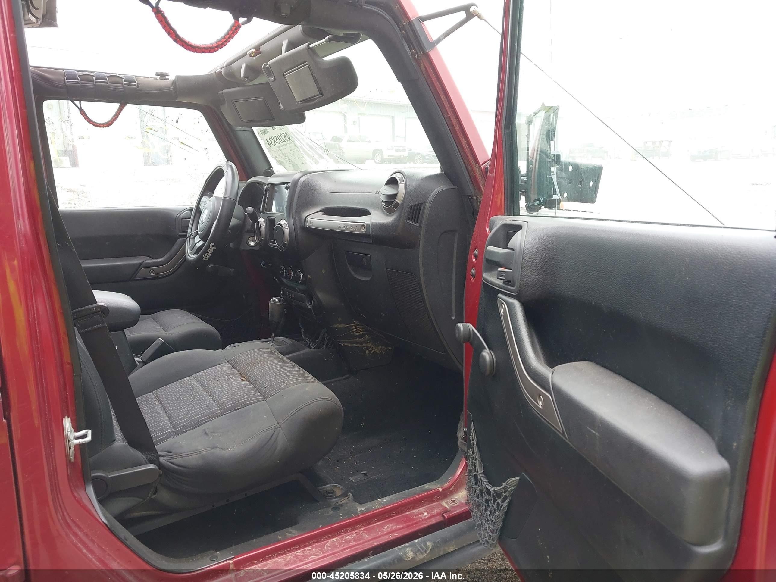 2012 Jeep Wrangler Unlimited Sport Red vin: 1C4BJWDG4CL227856