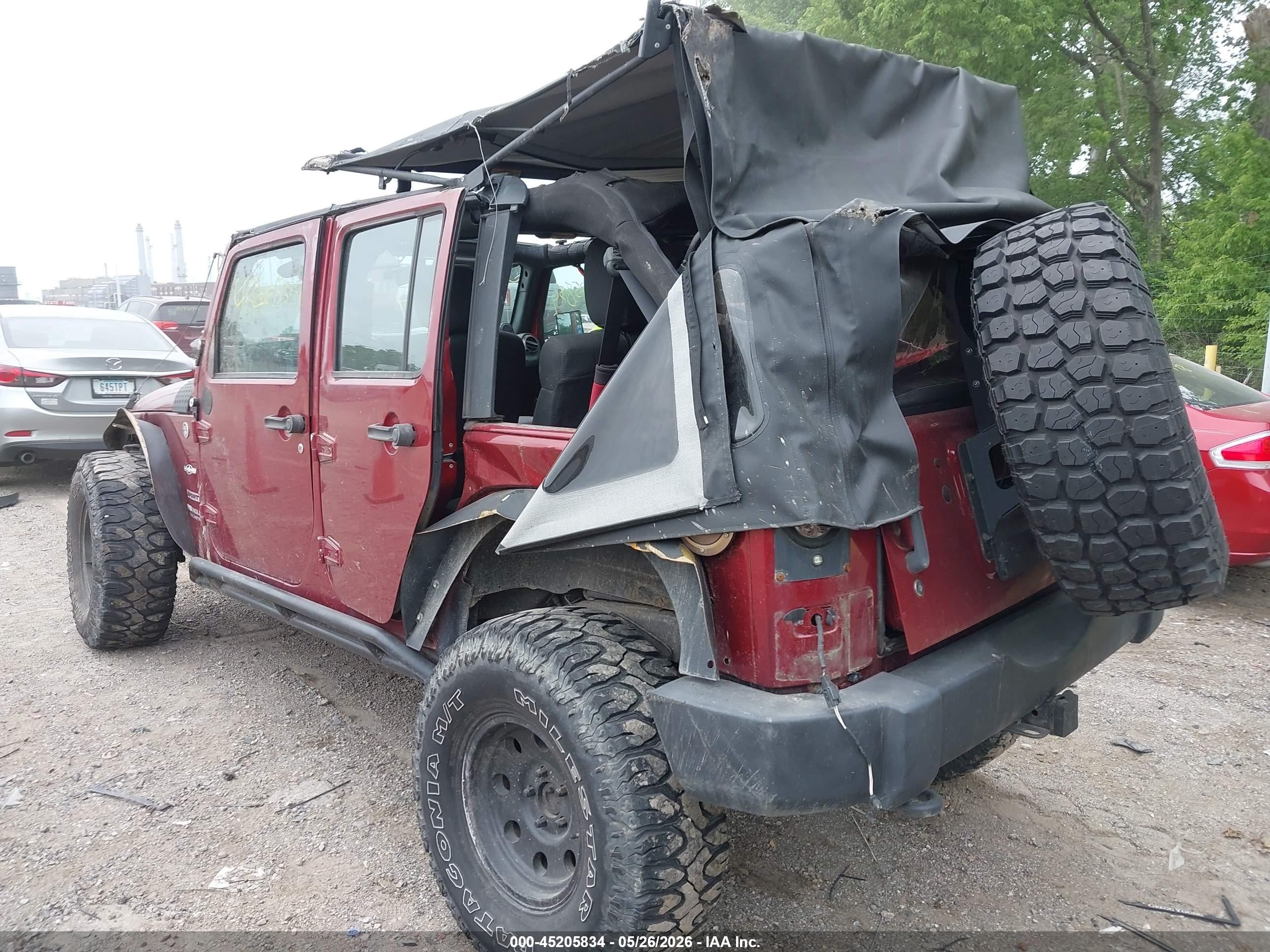 2012 Jeep Wrangler Unlimited Sport Red vin: 1C4BJWDG4CL227856