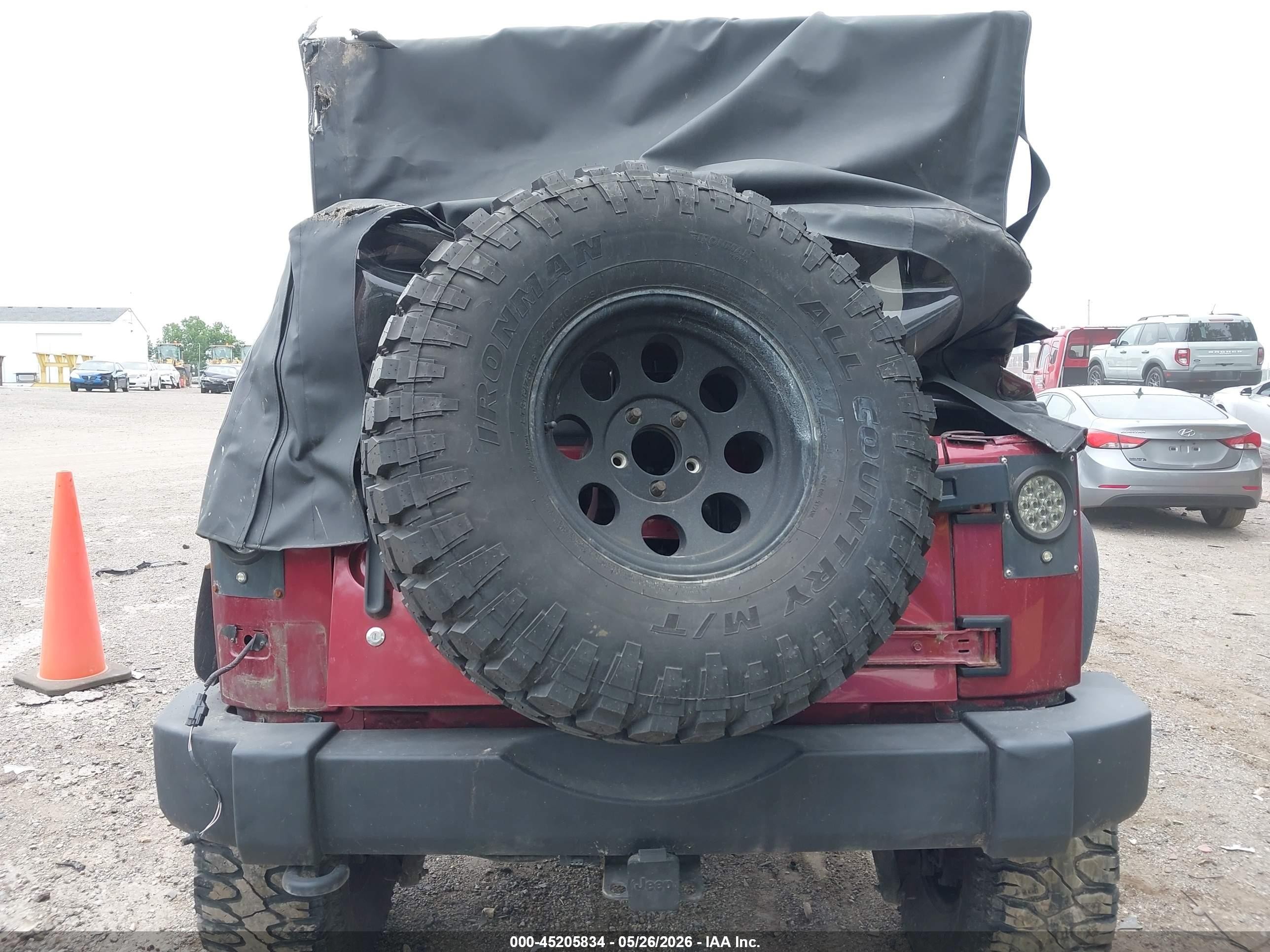 2012 Jeep Wrangler Unlimited Sport Red vin: 1C4BJWDG4CL227856