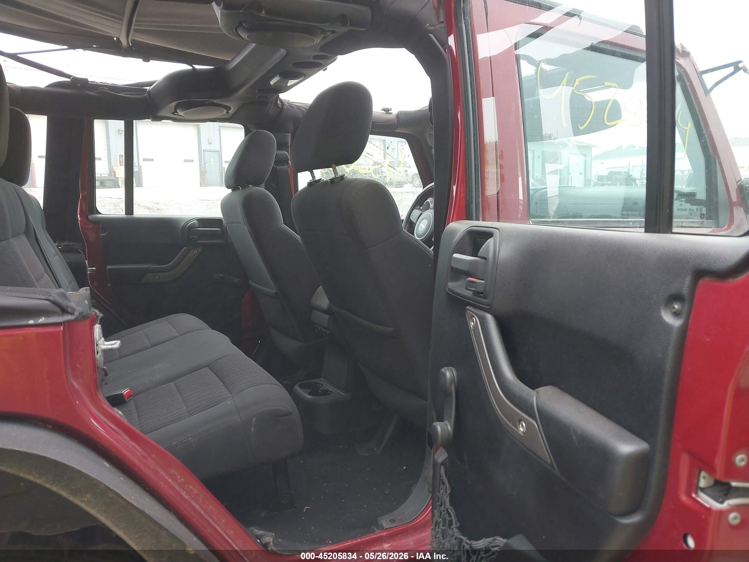 2012 Jeep Wrangler Unlimited Sport Red vin: 1C4BJWDG4CL227856