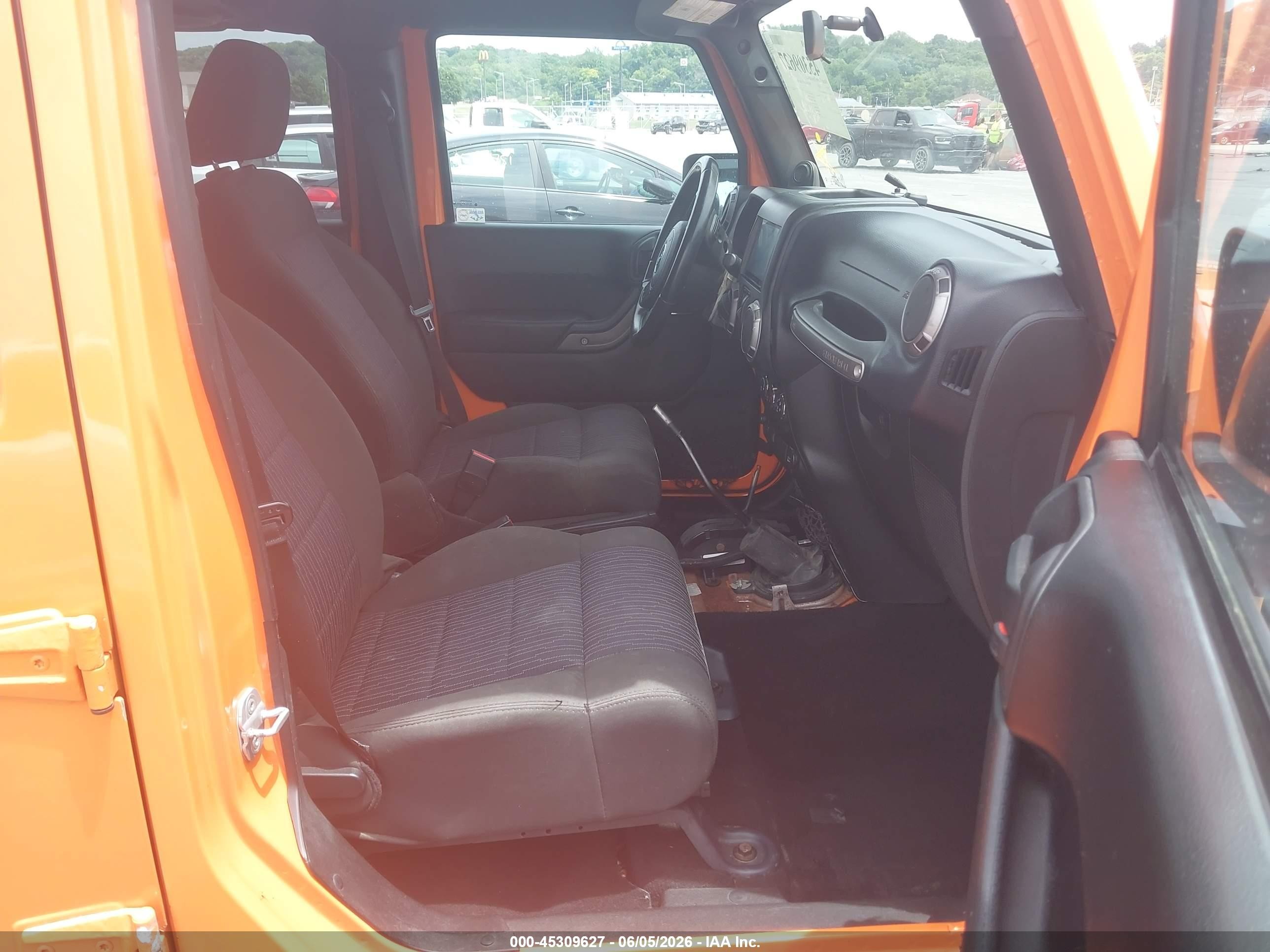 2012 Jeep Wrangler Unlimited Sport Orange vin: 1C4BJWDG4CL279715