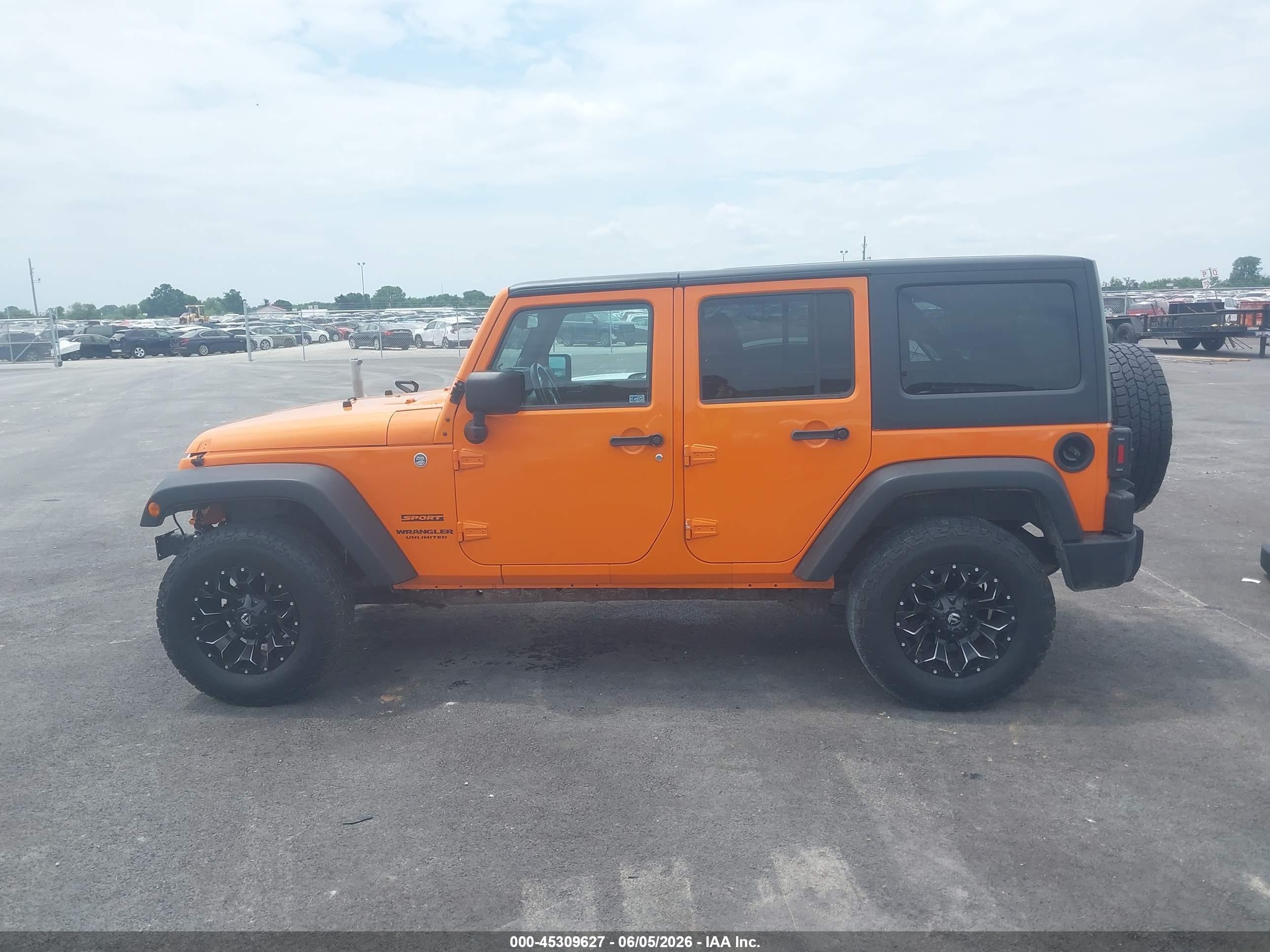 2012 Jeep Wrangler Unlimited Sport Orange vin: 1C4BJWDG4CL279715