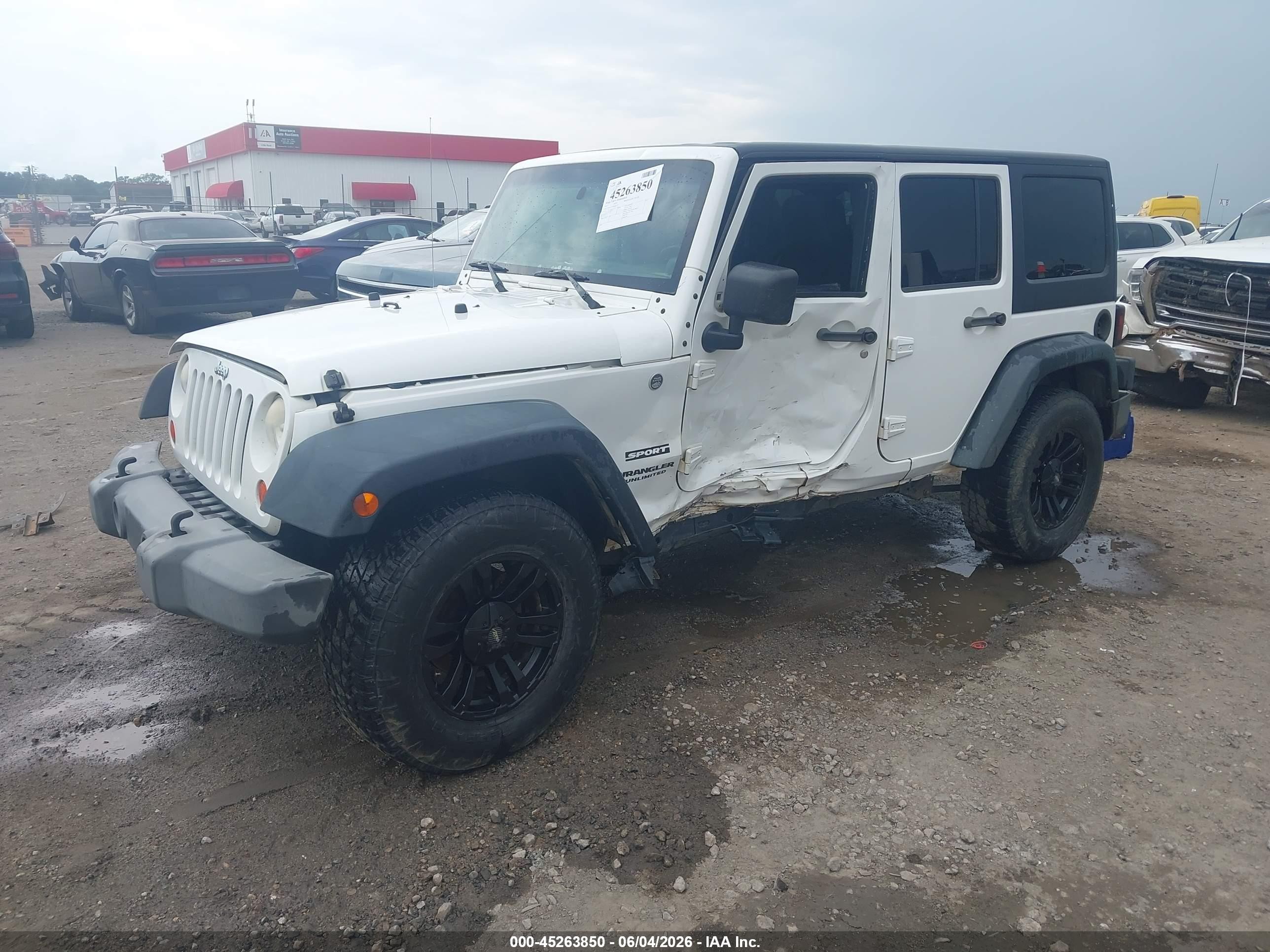 2013 Jeep Wrangler Unlimited Sport White vin: 1C4BJWDG4DL505527