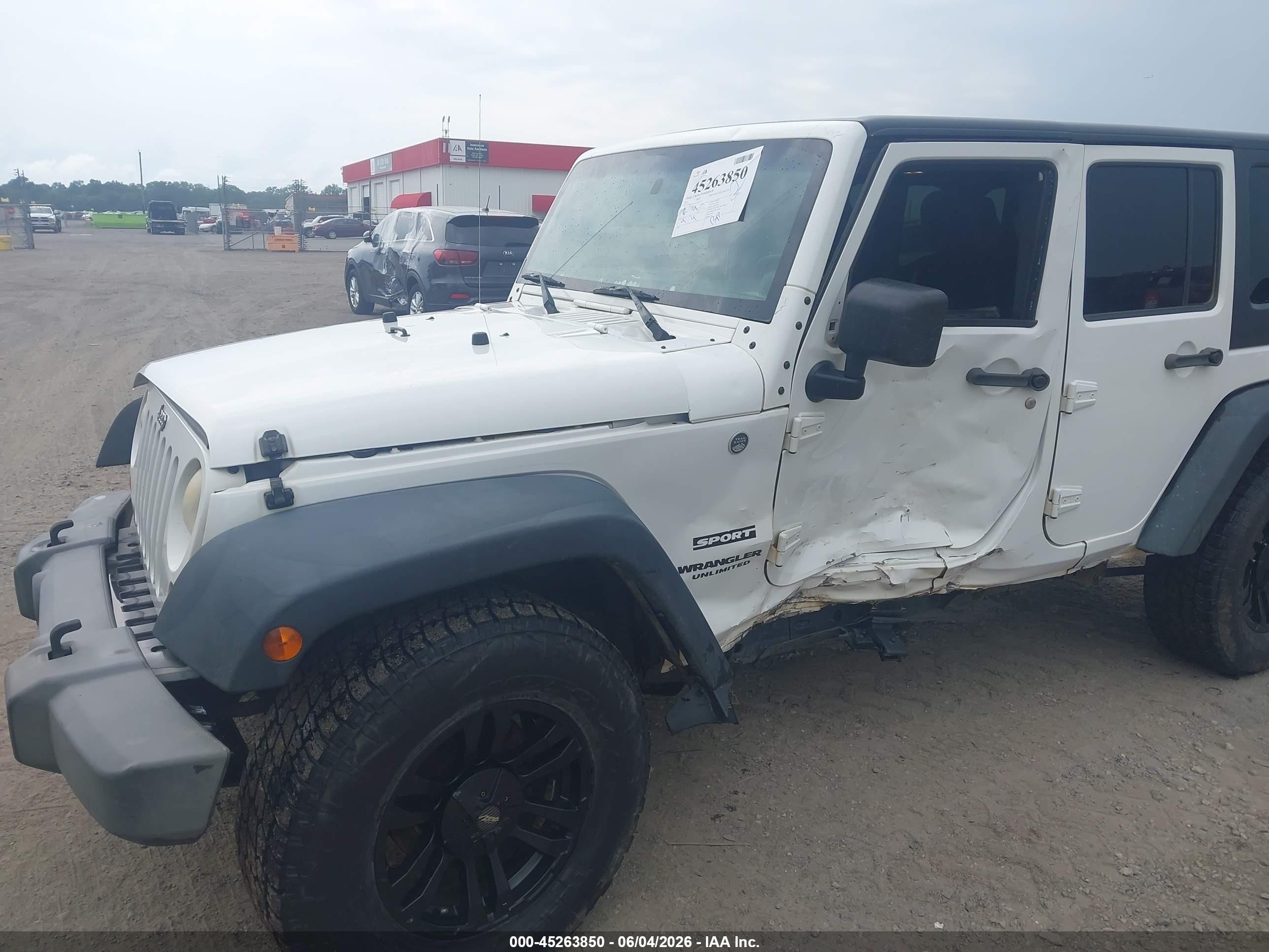2013 Jeep Wrangler Unlimited Sport White vin: 1C4BJWDG4DL505527
