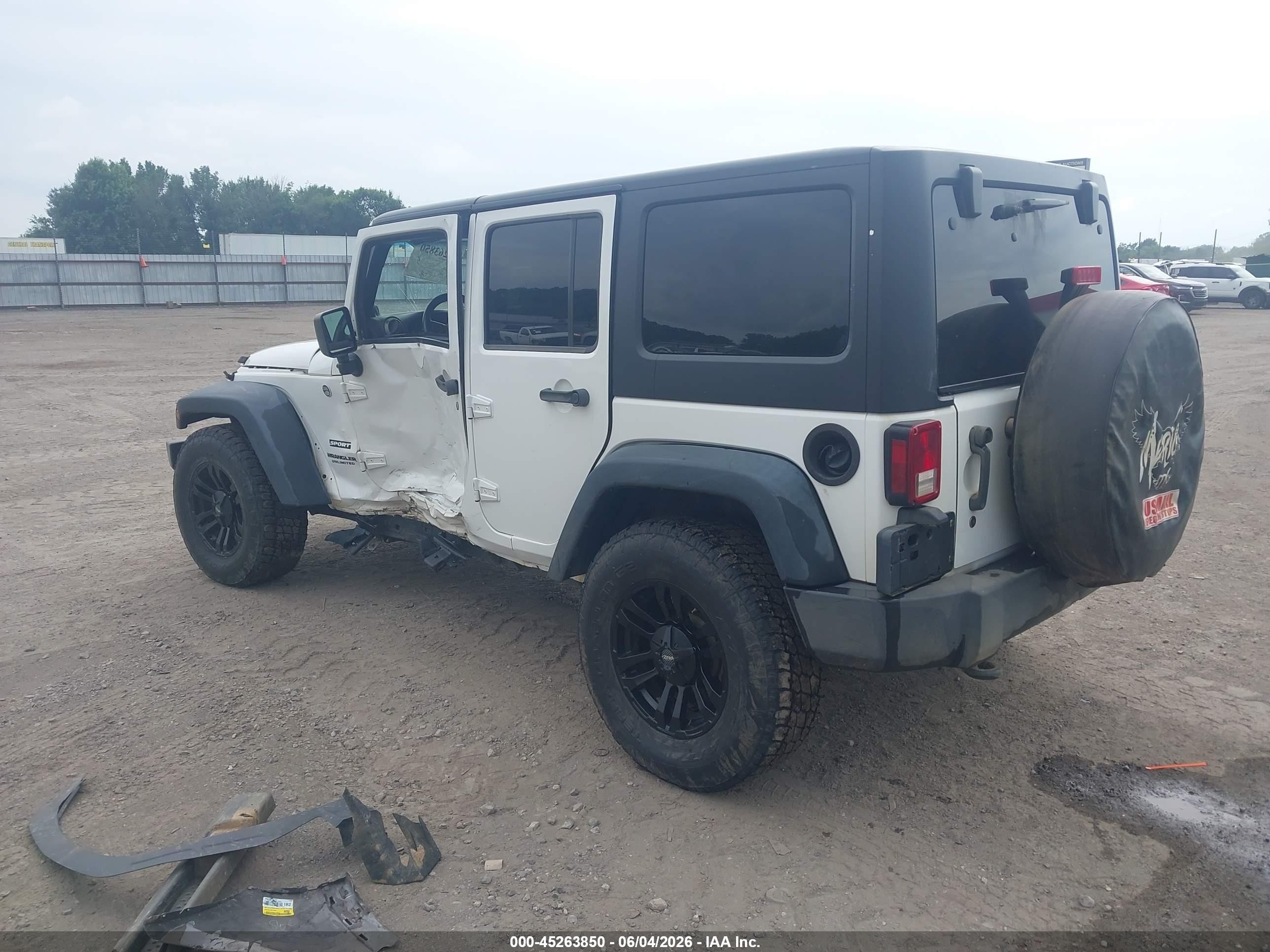 2013 Jeep Wrangler Unlimited Sport White vin: 1C4BJWDG4DL505527