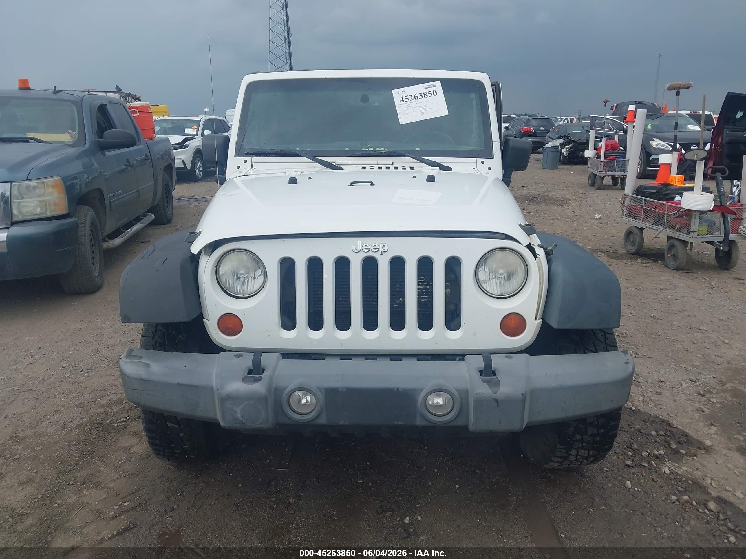 2013 Jeep Wrangler Unlimited Sport White vin: 1C4BJWDG4DL505527