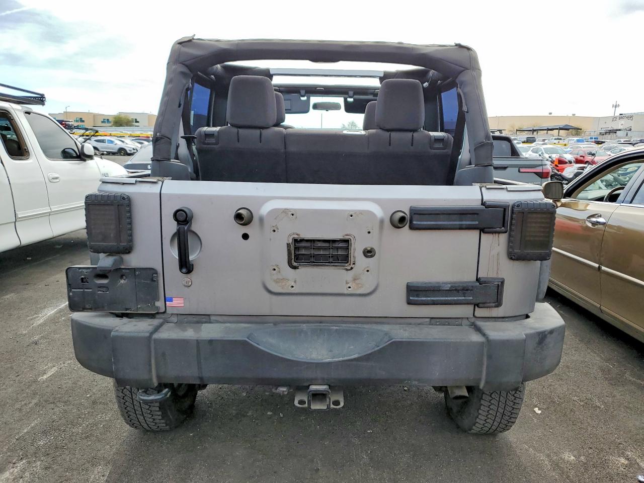 2013 Jeep Wrangler Unlimited Silver vin: 1C4BJWDG4DL581457