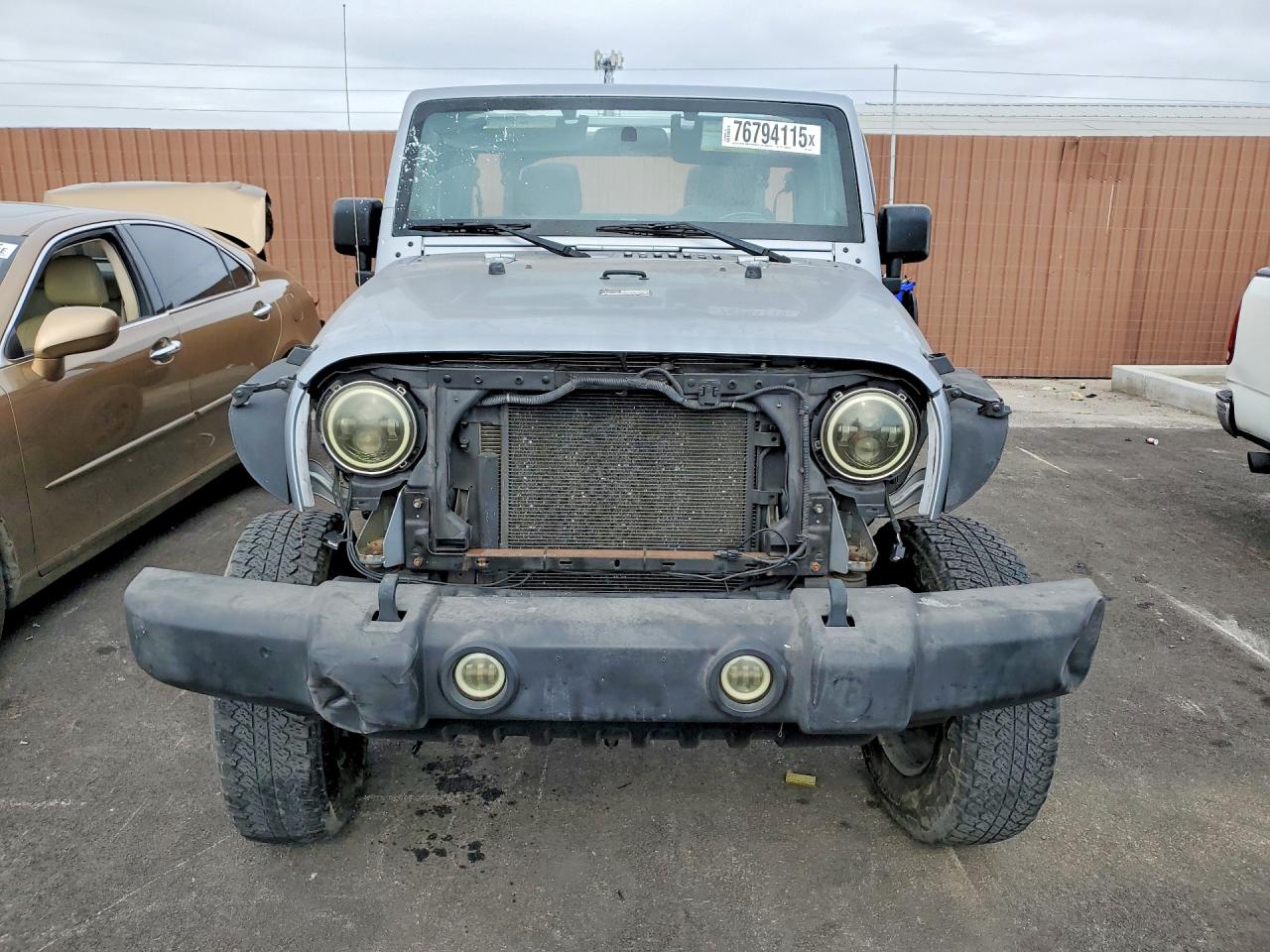 2013 Jeep Wrangler Unlimited Silver vin: 1C4BJWDG4DL581457