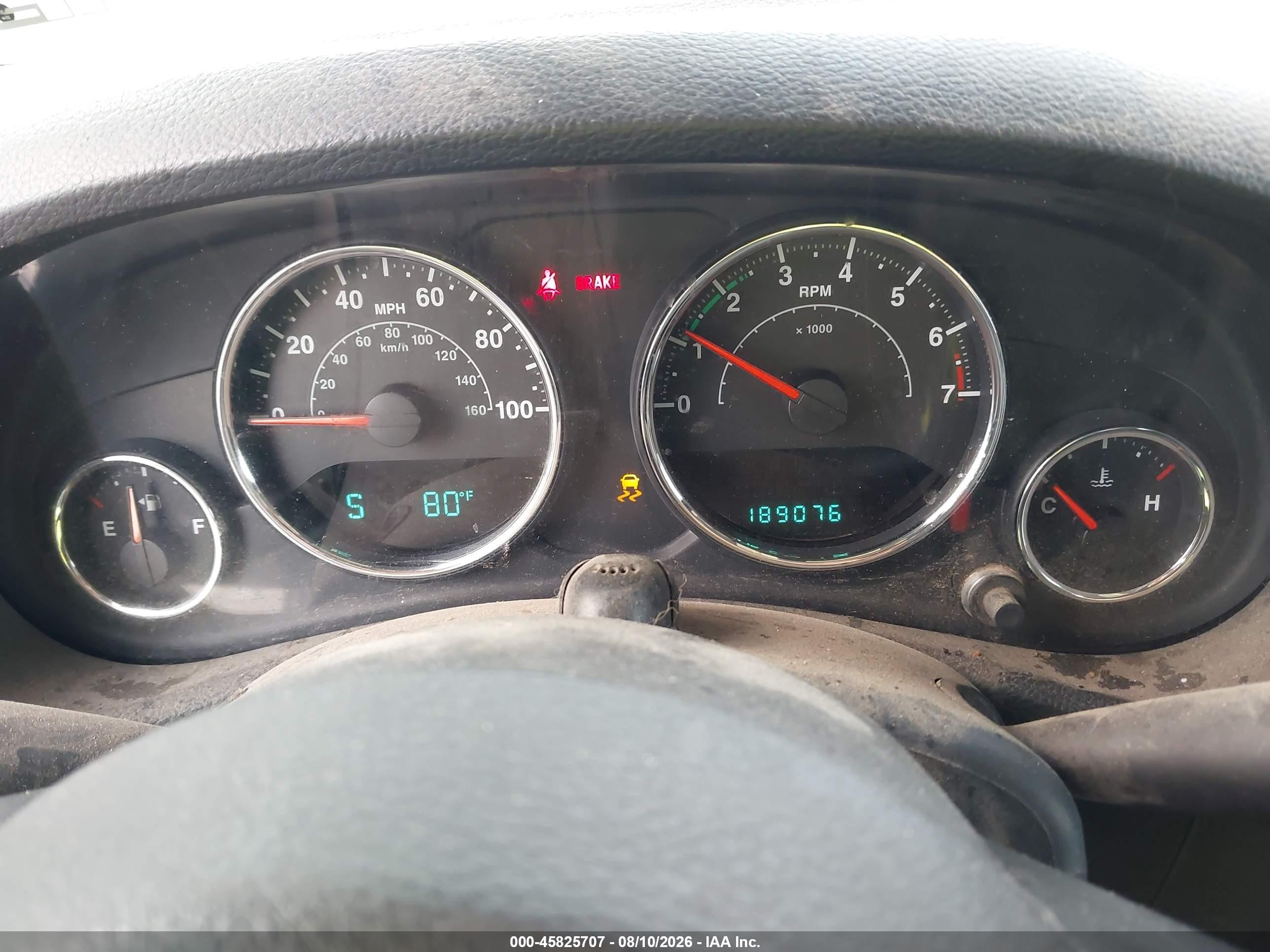 2014 Jeep Wrangler Unlimited Sport Silver vin: 1C4BJWDG4EL112001