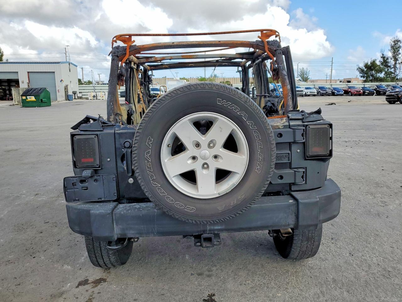 2014 Jeep Wrangler Unlimited Sport Black vin: 1C4BJWDG4EL115027