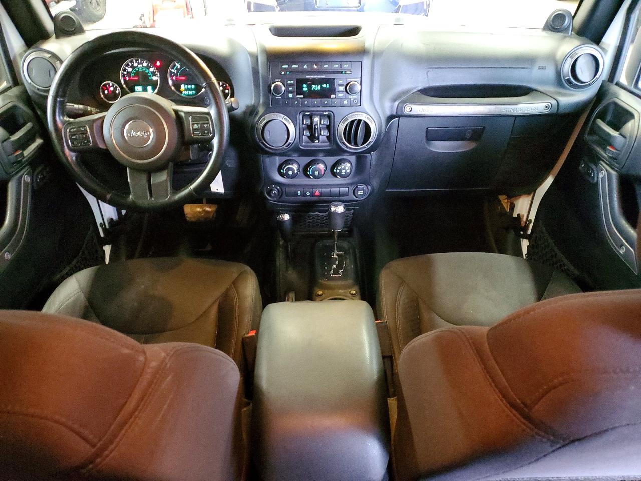 2014 Jeep Wrangler Unlimited Sport White vin: 1C4BJWDG4EL177012