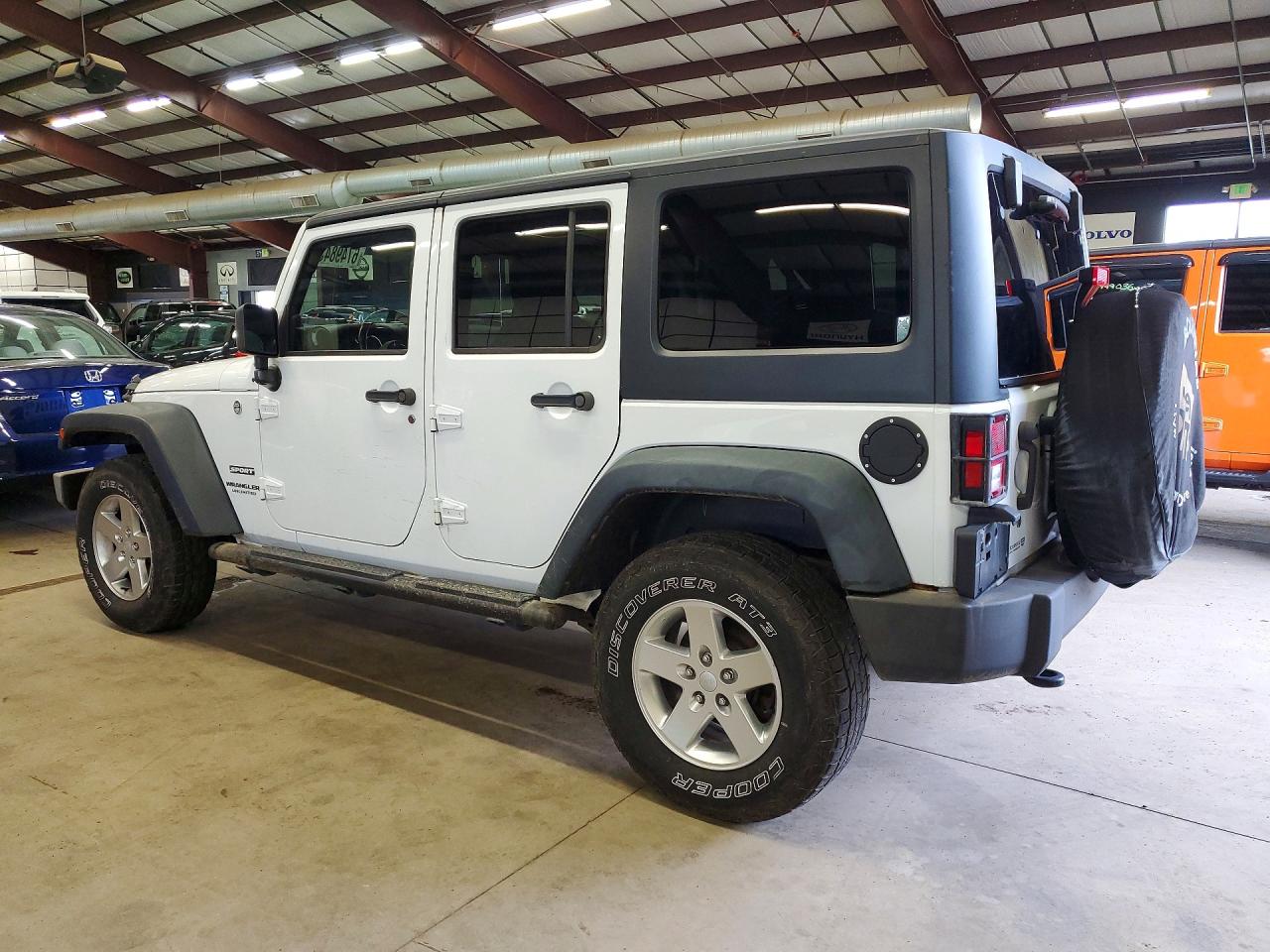 2014 Jeep Wrangler Unlimited Sport White vin: 1C4BJWDG4EL177012