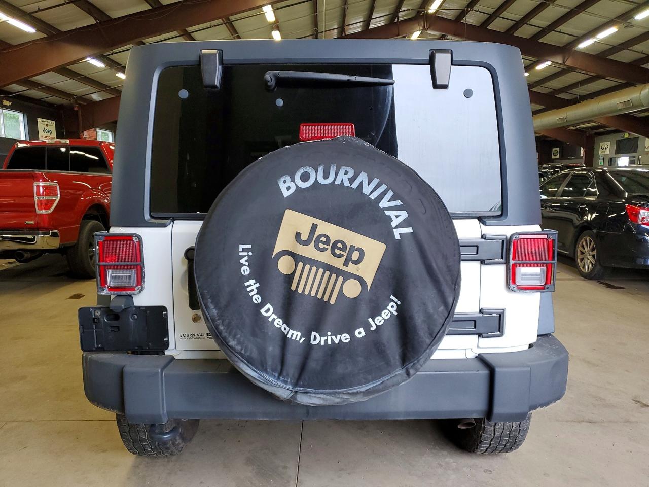2014 Jeep Wrangler Unlimited Sport White vin: 1C4BJWDG4EL177012