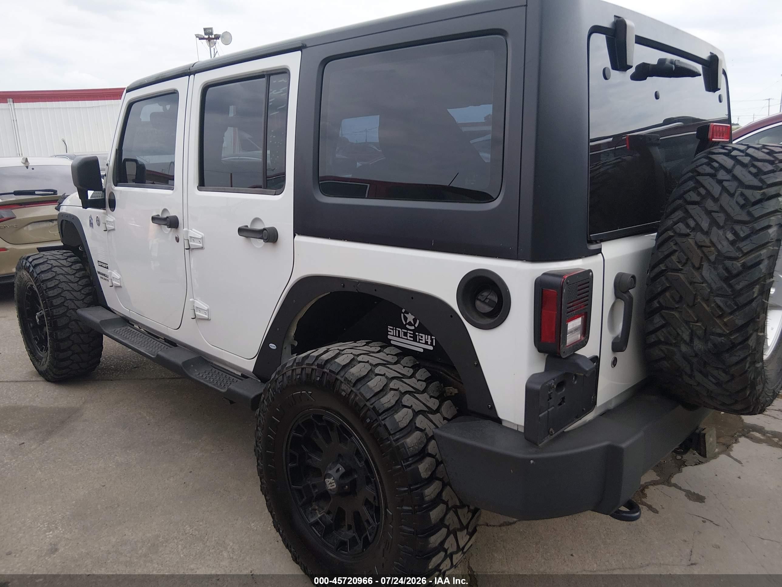 2014 Jeep Wrangler Unlimited Sport White vin: 1C4BJWDG4EL247978