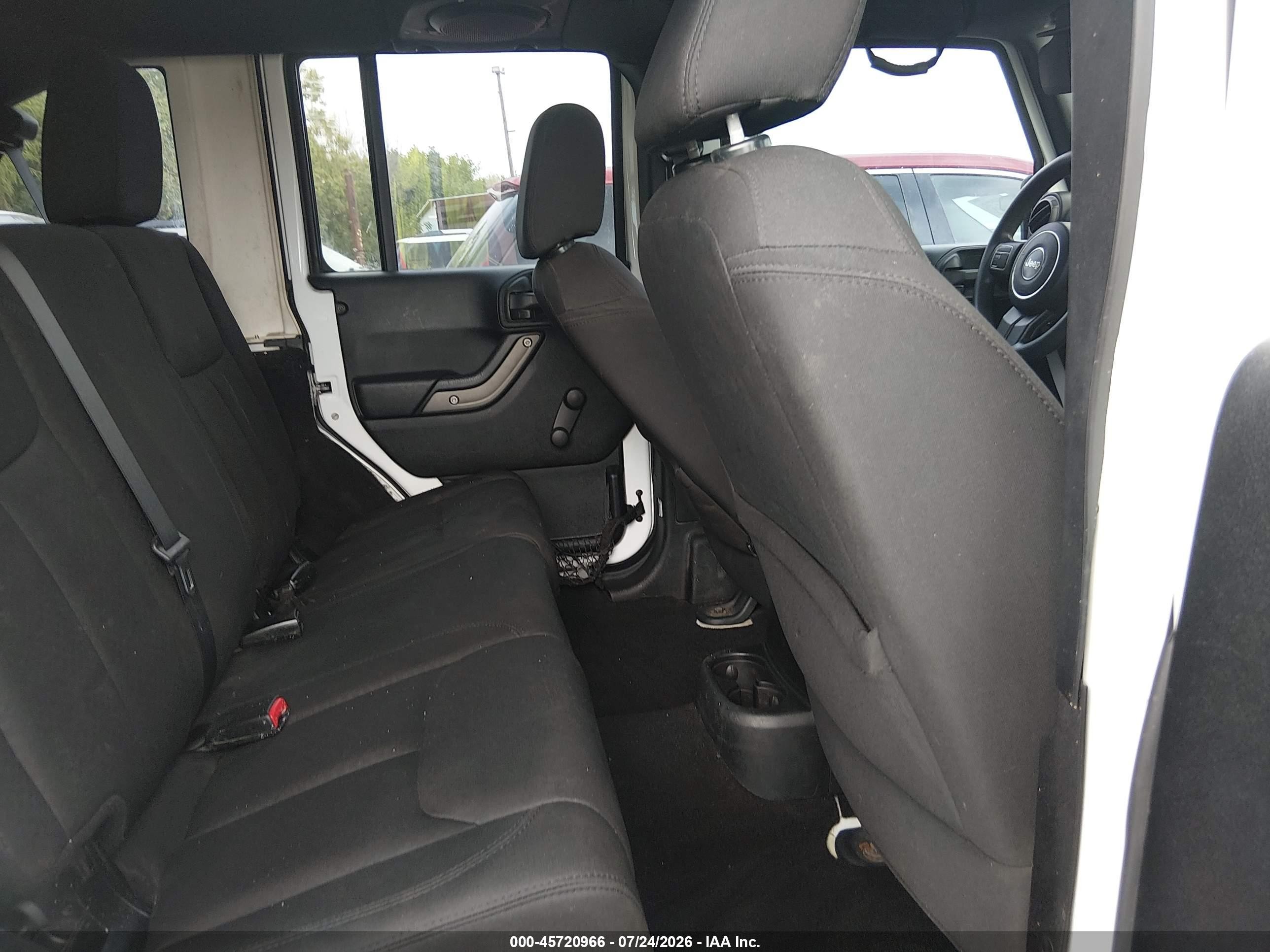 2014 Jeep Wrangler Unlimited Sport White vin: 1C4BJWDG4EL247978