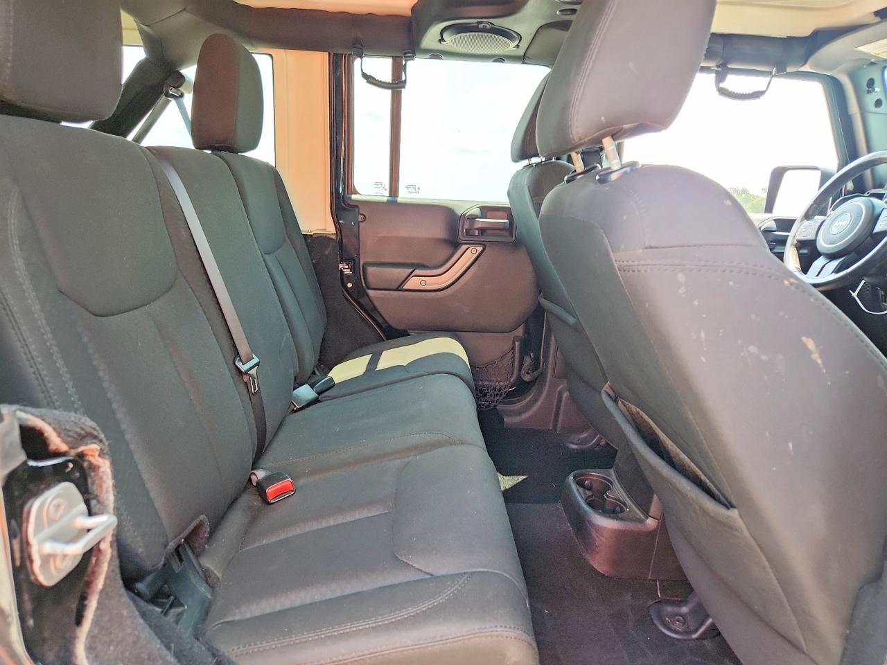 2014 Jeep Wrangler Unlimited Sport Black vin: 1C4BJWDG4EL269379