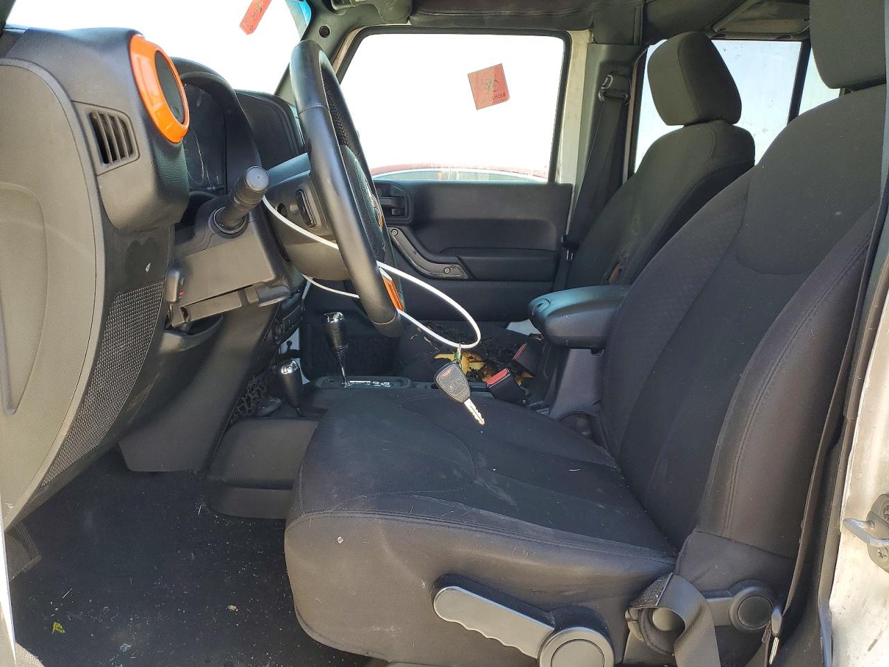 2015 Jeep Wrangler Unlimited Sport White vin: 1C4BJWDG4FL507572