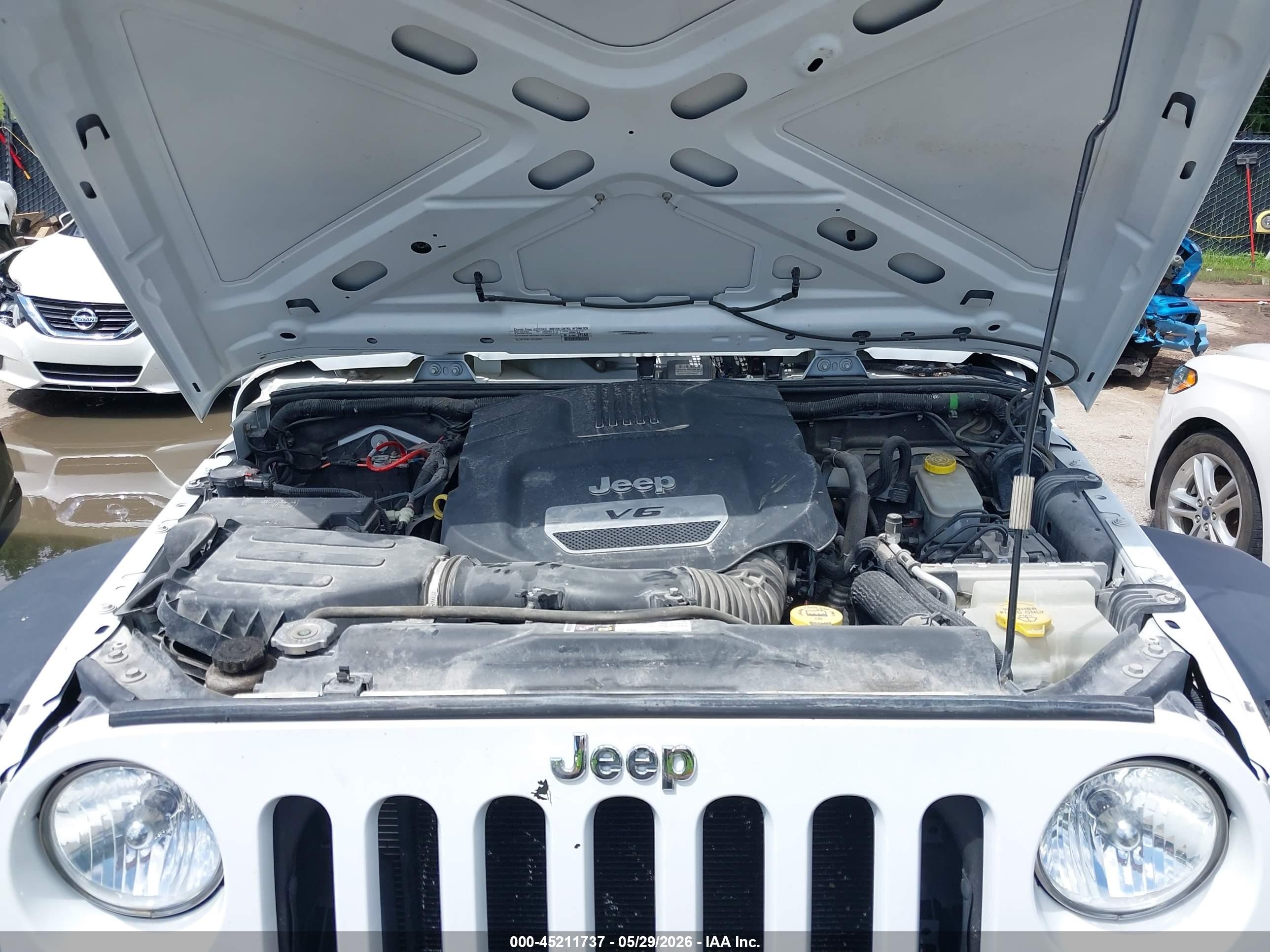 2015 Jeep Wrangler Unlimited Sport White vin: 1C4BJWDG4FL509922