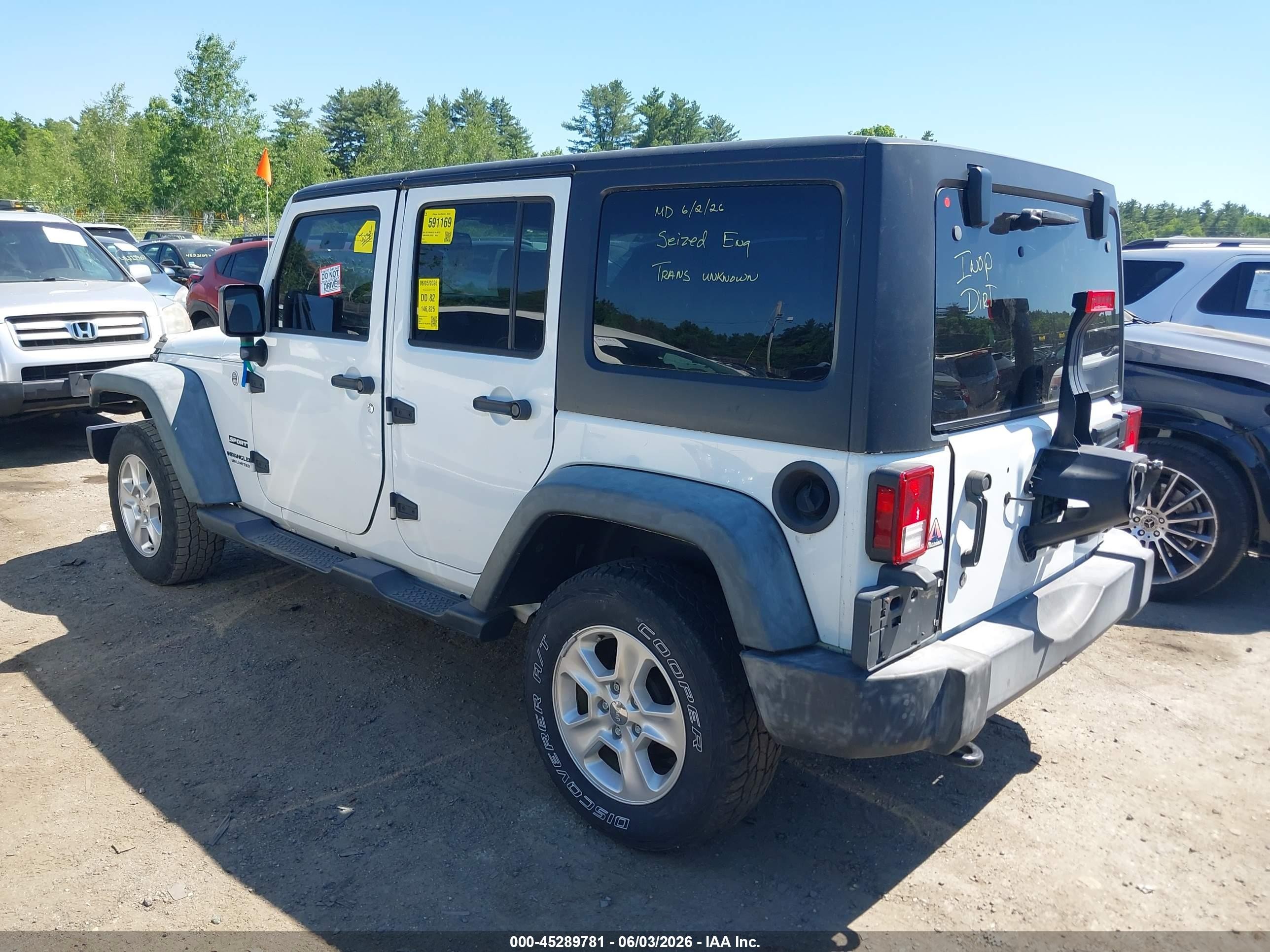 2015 Jeep Wrangler Unlimited Sport White vin: 1C4BJWDG4FL541012