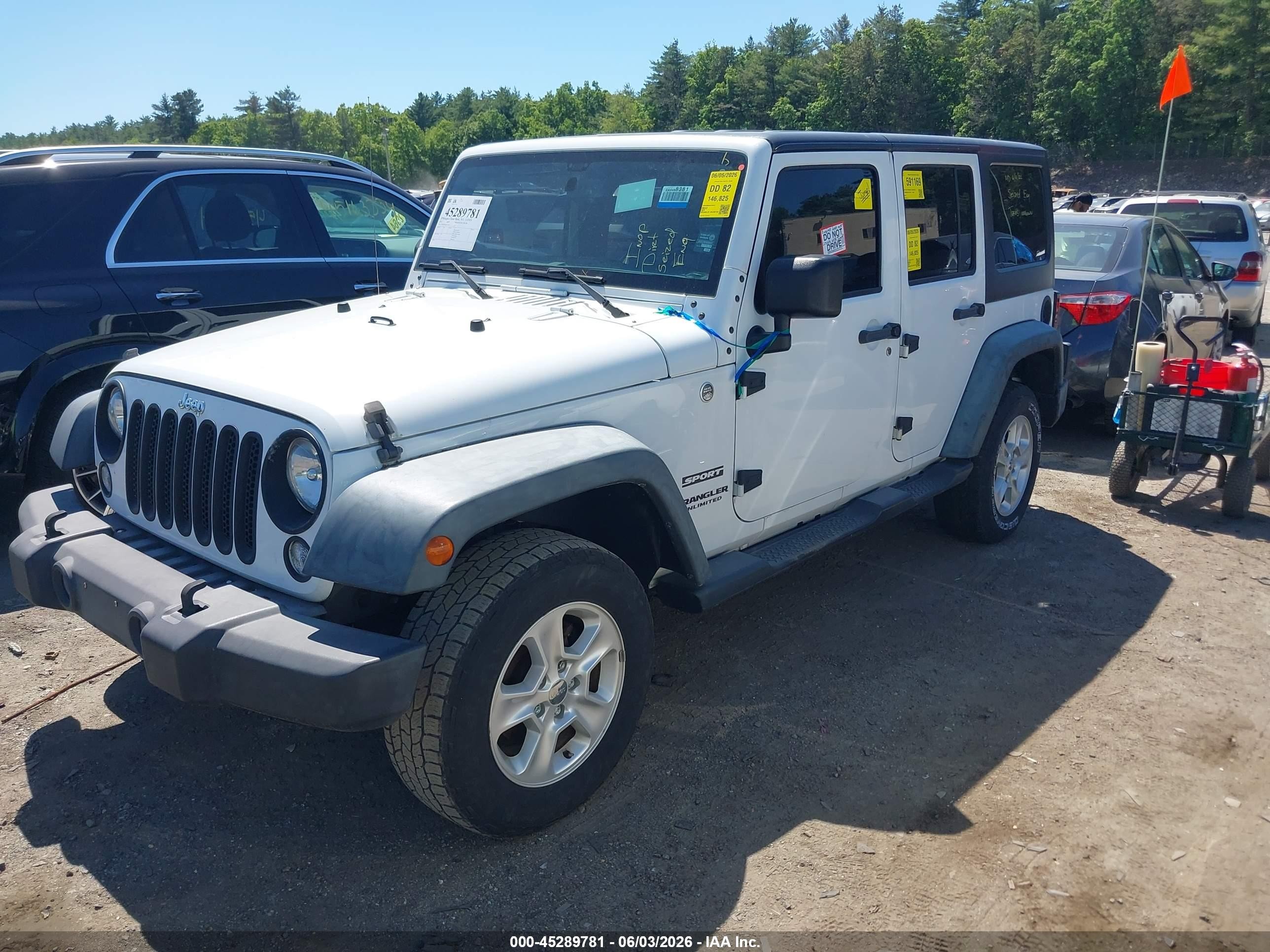 2015 Jeep Wrangler Unlimited Sport White vin: 1C4BJWDG4FL541012