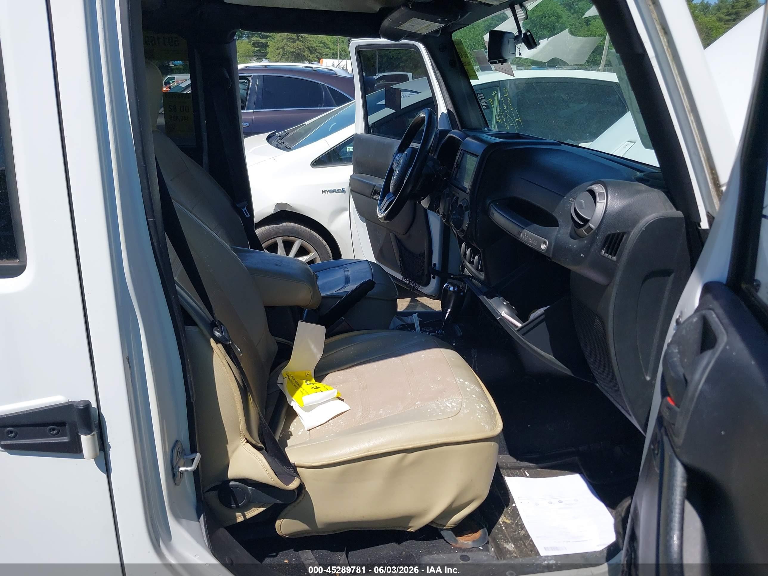 2015 Jeep Wrangler Unlimited Sport White vin: 1C4BJWDG4FL541012