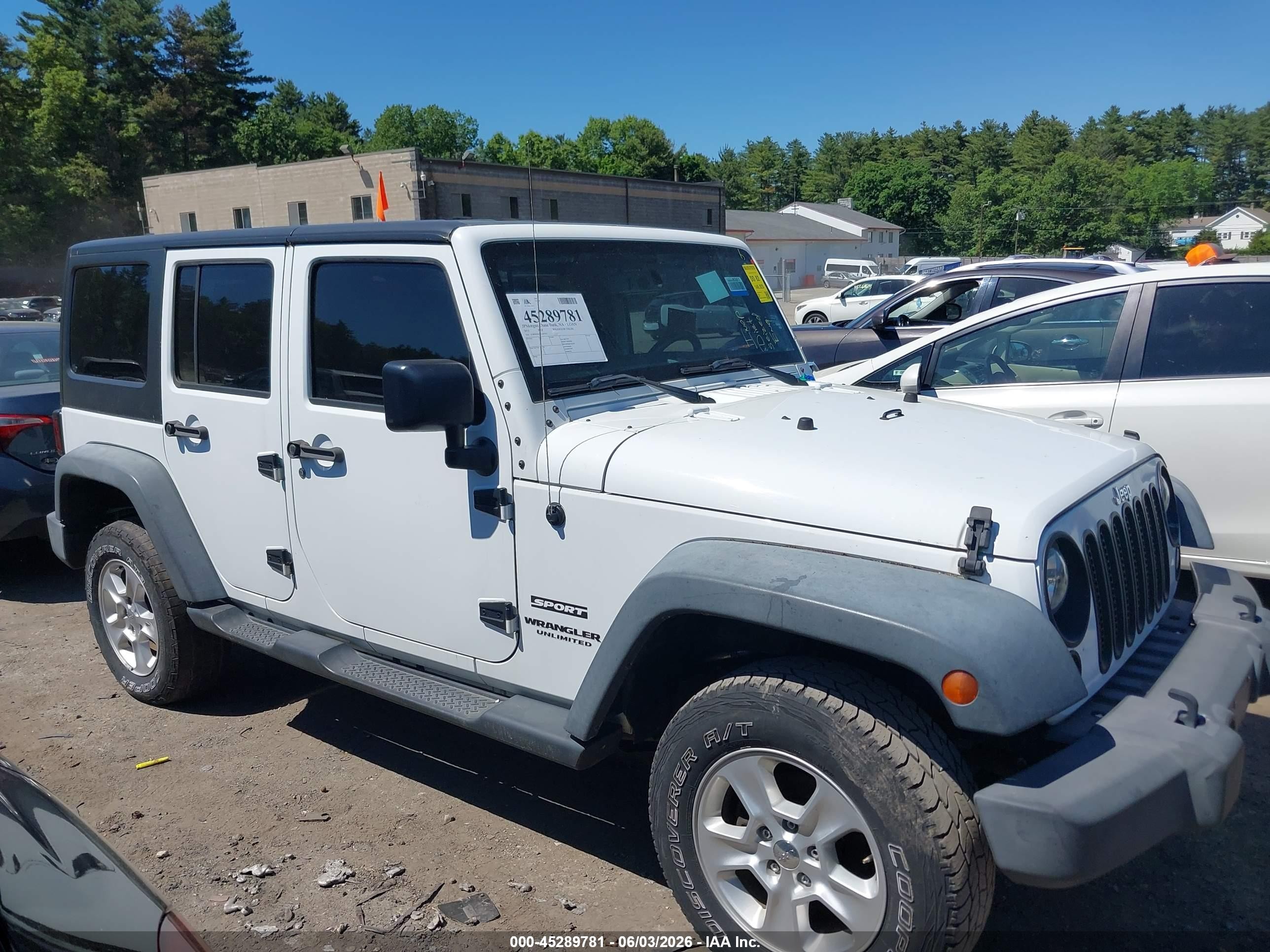 2015 Jeep Wrangler Unlimited Sport White vin: 1C4BJWDG4FL541012
